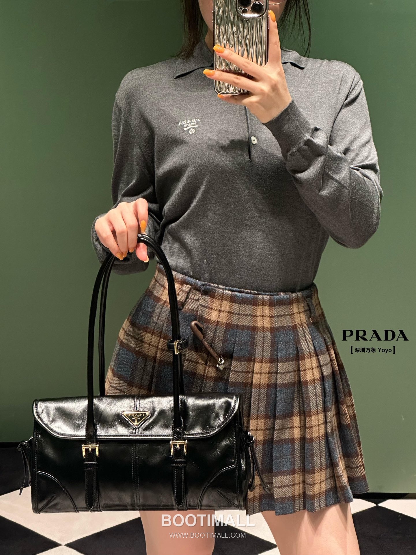 Prada Soft Lux Bag Waxed Leather Black Shoulder Bag 프라다 소프트 럭스 백 1BD376 왁스드 레더 블랙 숄더백 31cm 3