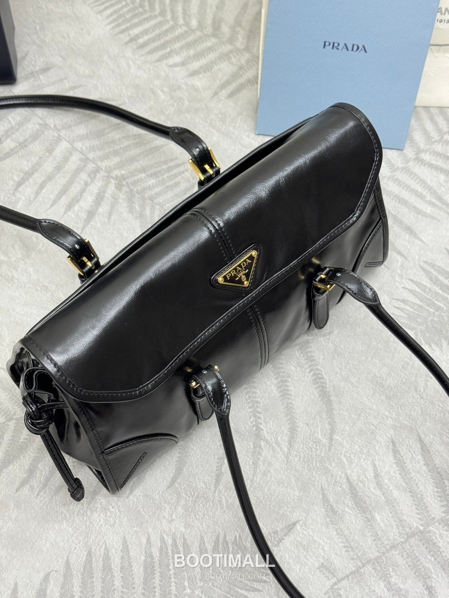 Prada Soft Lux Bag Waxed Leather Black Shoulder Bag 프라다 소프트 럭스 백 1BD376 왁스드 레더 블랙 숄더백 31cm 15