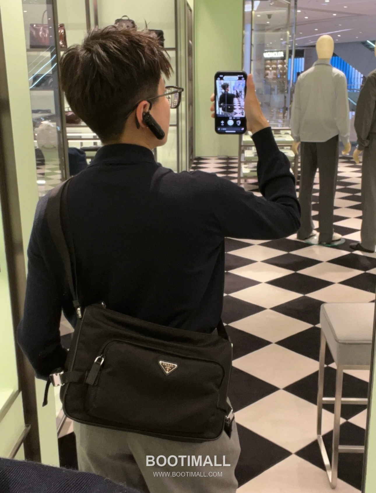 Prada Messenger Bag Re-Nylon, Saffiano Leather Black 프라다 2VH191 메신저백 라지 리나일론, 사피아노 레더 블랙 35cm 2