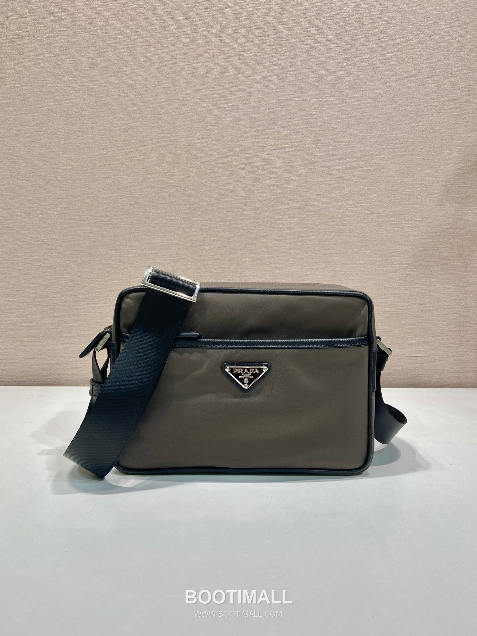 Prada Nylon Bag Nylon with Saffiano Leather Trim New Color Crossbody Bag 프라다 2VH048 나일론 백 나일론 + 사피아노 가죽 트리밍 신상 컬러 크로스백 23cm 1