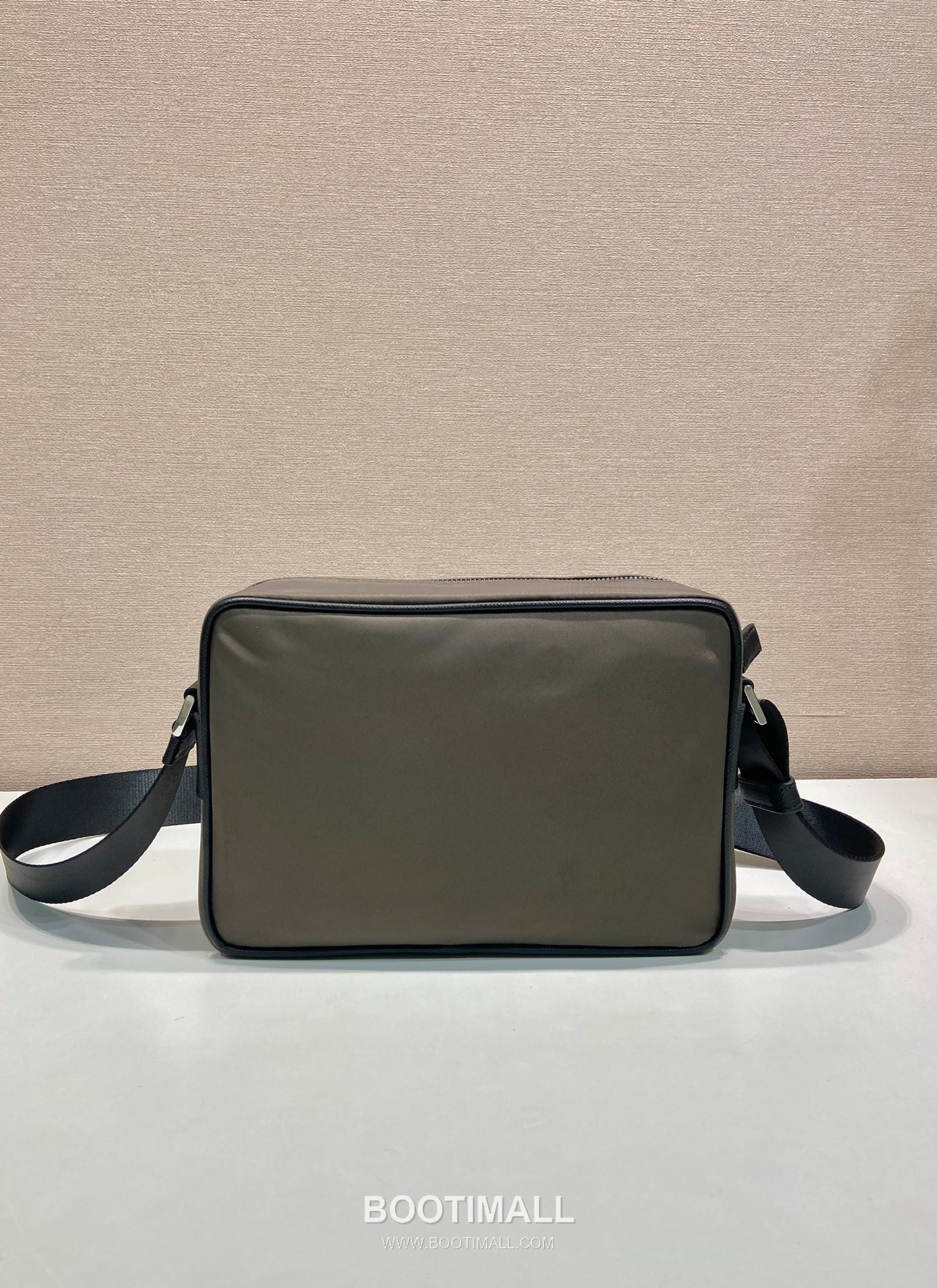 Prada Nylon Bag Nylon with Saffiano Leather Trim New Color Crossbody Bag 프라다 2VH048 나일론 백 나일론 + 사피아노 가죽 트리밍 신상 컬러 크로스백 23cm 3