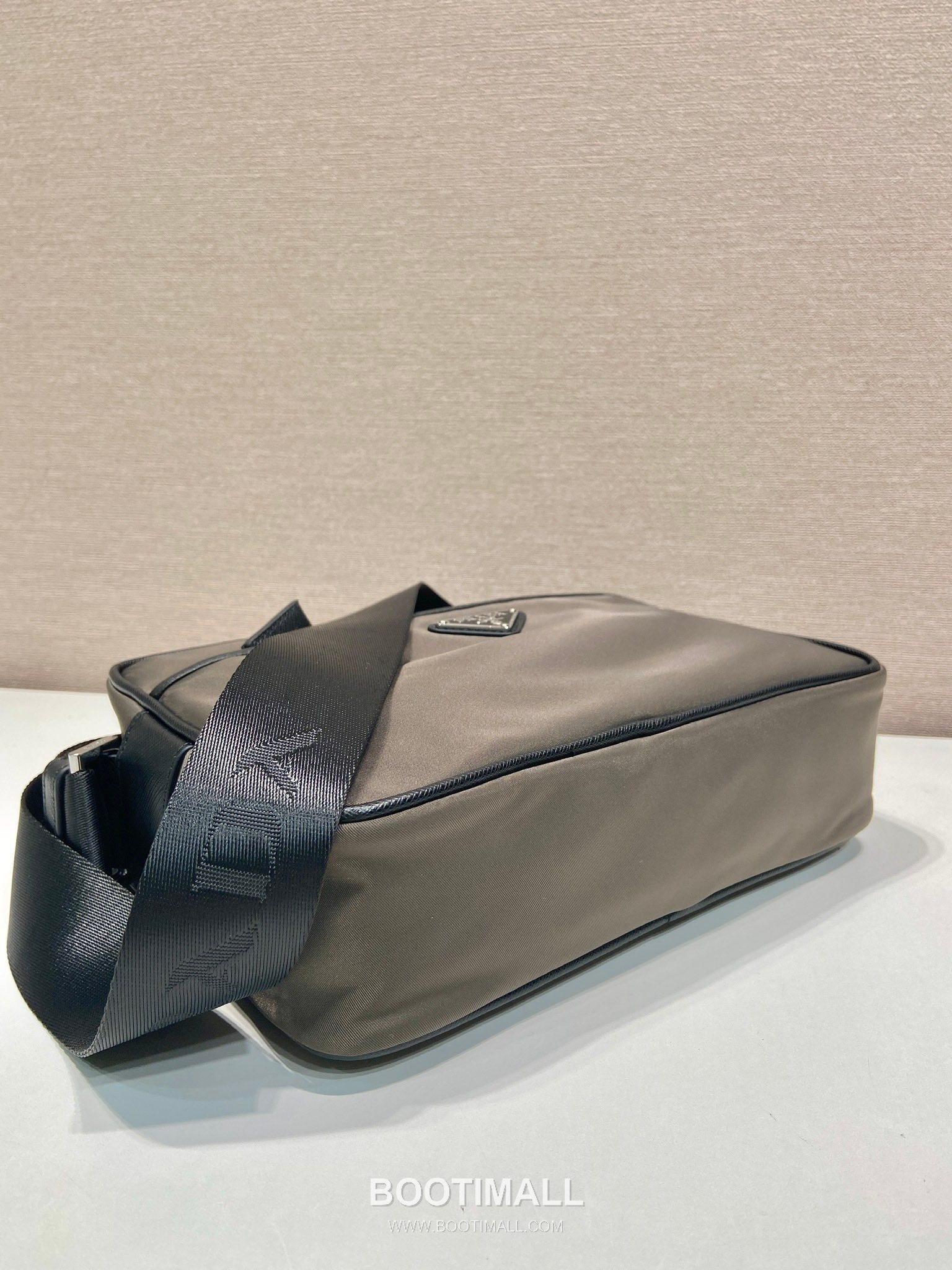 Prada Nylon Bag Nylon with Saffiano Leather Trim New Color Crossbody Bag 프라다 2VH048 나일론 백 나일론 + 사피아노 가죽 트리밍 신상 컬러 크로스백 23cm 6