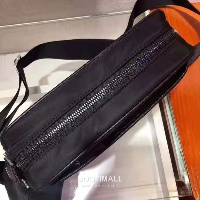 Prada Nylon Bag Nylon with Saffiano Leather Trim Black Crossbody Bag 프라다 2VH048 나일론 백 나일론 + 사피아노 가죽 트리밍 블랙 크로스백 23cm 5