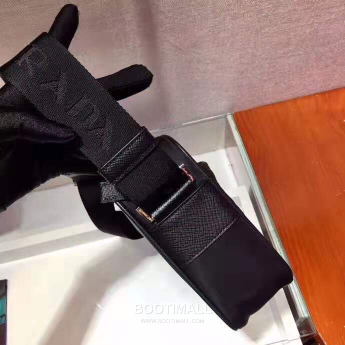 Prada Nylon Bag Nylon with Saffiano Leather Trim Black Crossbody Bag 프라다 2VH048 나일론 백 나일론 + 사피아노 가죽 트리밍 블랙 크로스백 23cm 7