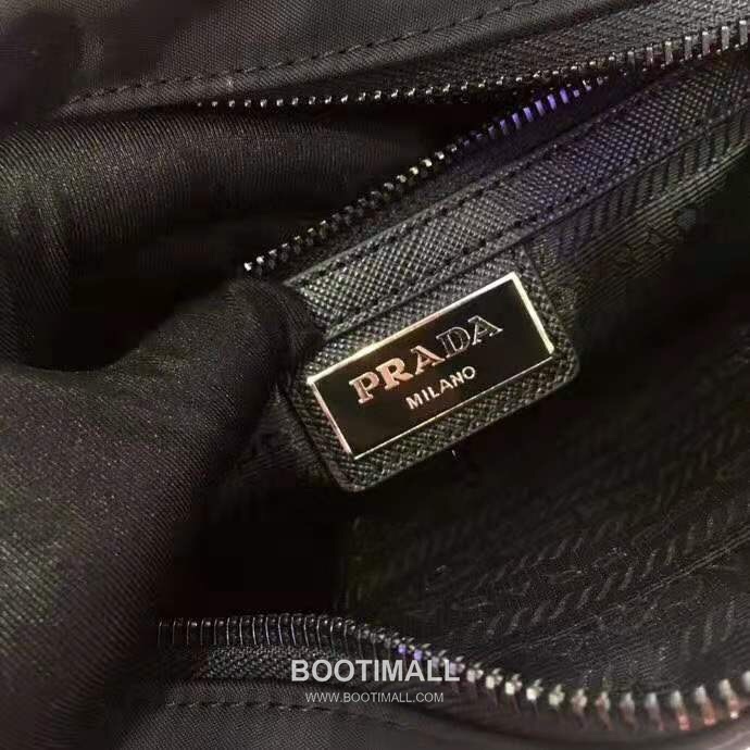 Prada Nylon Bag Nylon with Saffiano Leather Trim Black Crossbody Bag 프라다 2VH048 나일론 백 나일론 + 사피아노 가죽 트리밍 블랙 크로스백 23cm 9