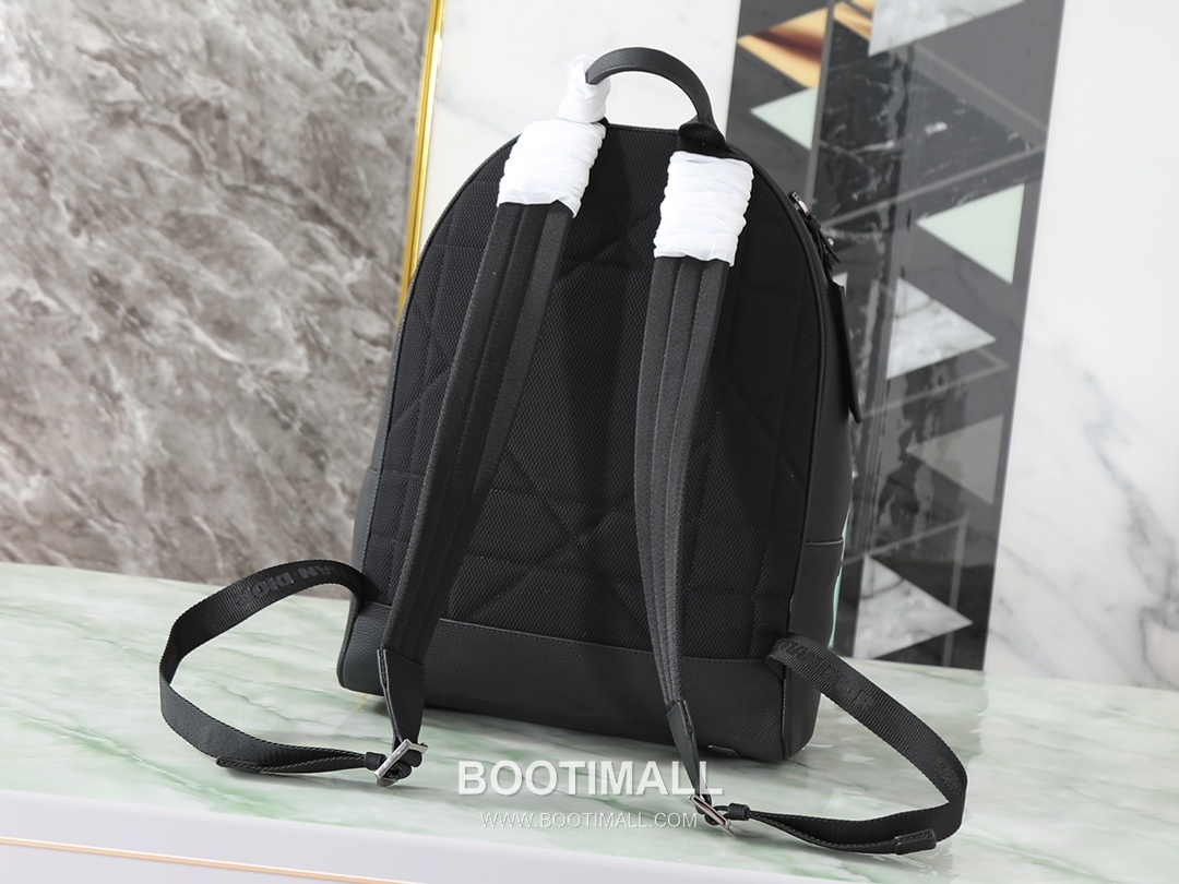 Dior CD Icon Backpack Matte Grained Calfskin Black 디올 CD 아이콘 백팩 1ICBA233ICO 무광 그레인드 카프스킨 블랙 40cm 2