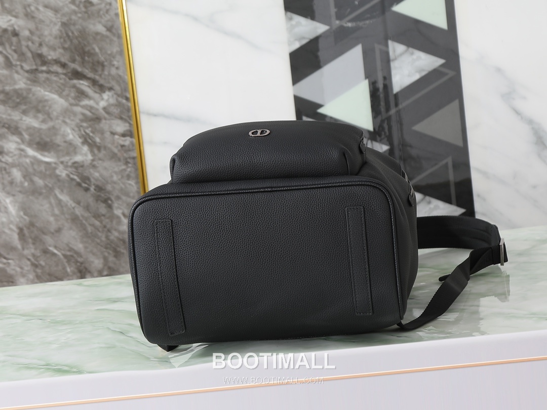 Dior CD Icon Backpack Matte Grained Calfskin Black 디올 CD 아이콘 백팩 1ICBA233ICO 무광 그레인드 카프스킨 블랙 40cm 4