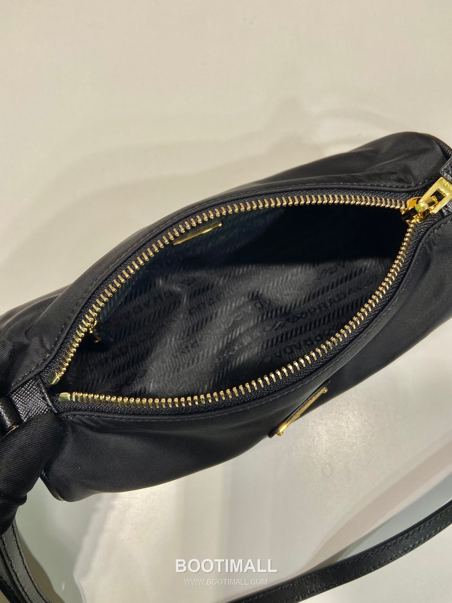 Prada Pouch Re-Nylon Black 프라다 1NE058 파우치 리나일론 블랙 22cm 9