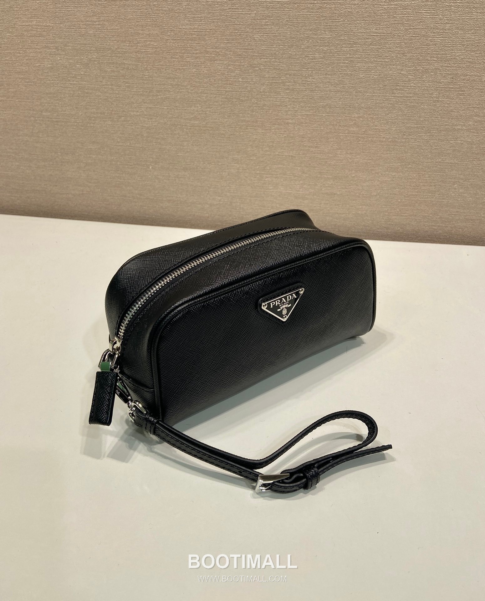 Prada Saffiano Small Pouch Saffiano Leather Black 프라다 사피아노 스몰 파우치 2NE045 사피아노 가죽 블랙 20cm 2