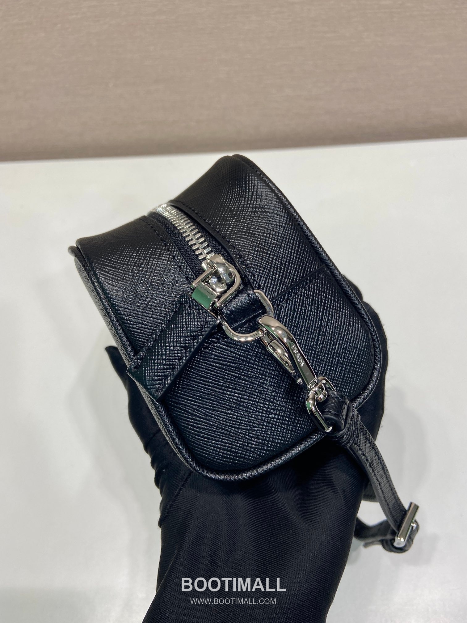 Prada Saffiano Small Pouch Saffiano Leather Black 프라다 사피아노 스몰 파우치 2NE045 사피아노 가죽 블랙 20cm 5