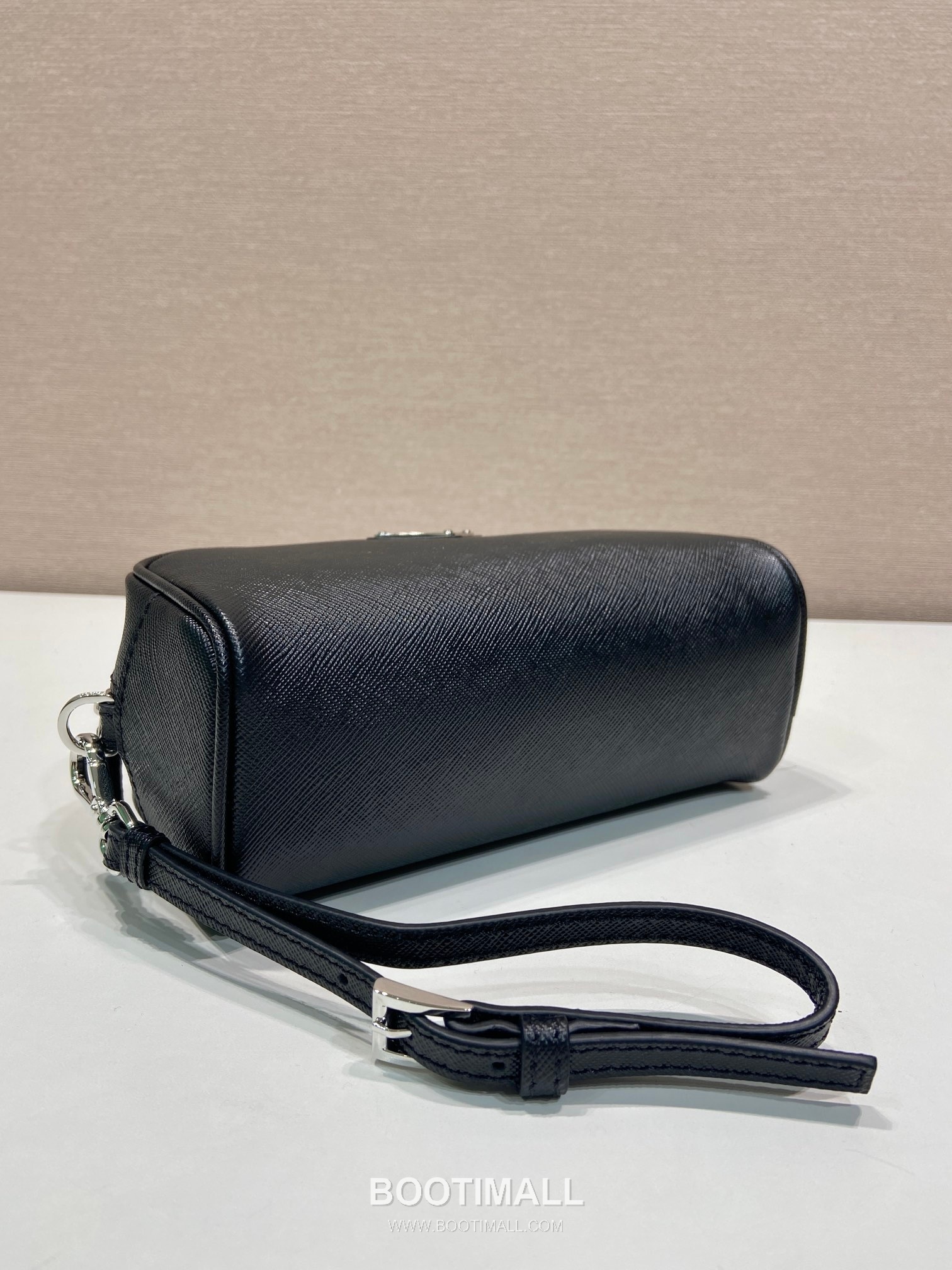Prada Saffiano Small Pouch Saffiano Leather Black 프라다 사피아노 스몰 파우치 2NE045 사피아노 가죽 블랙 20cm 6