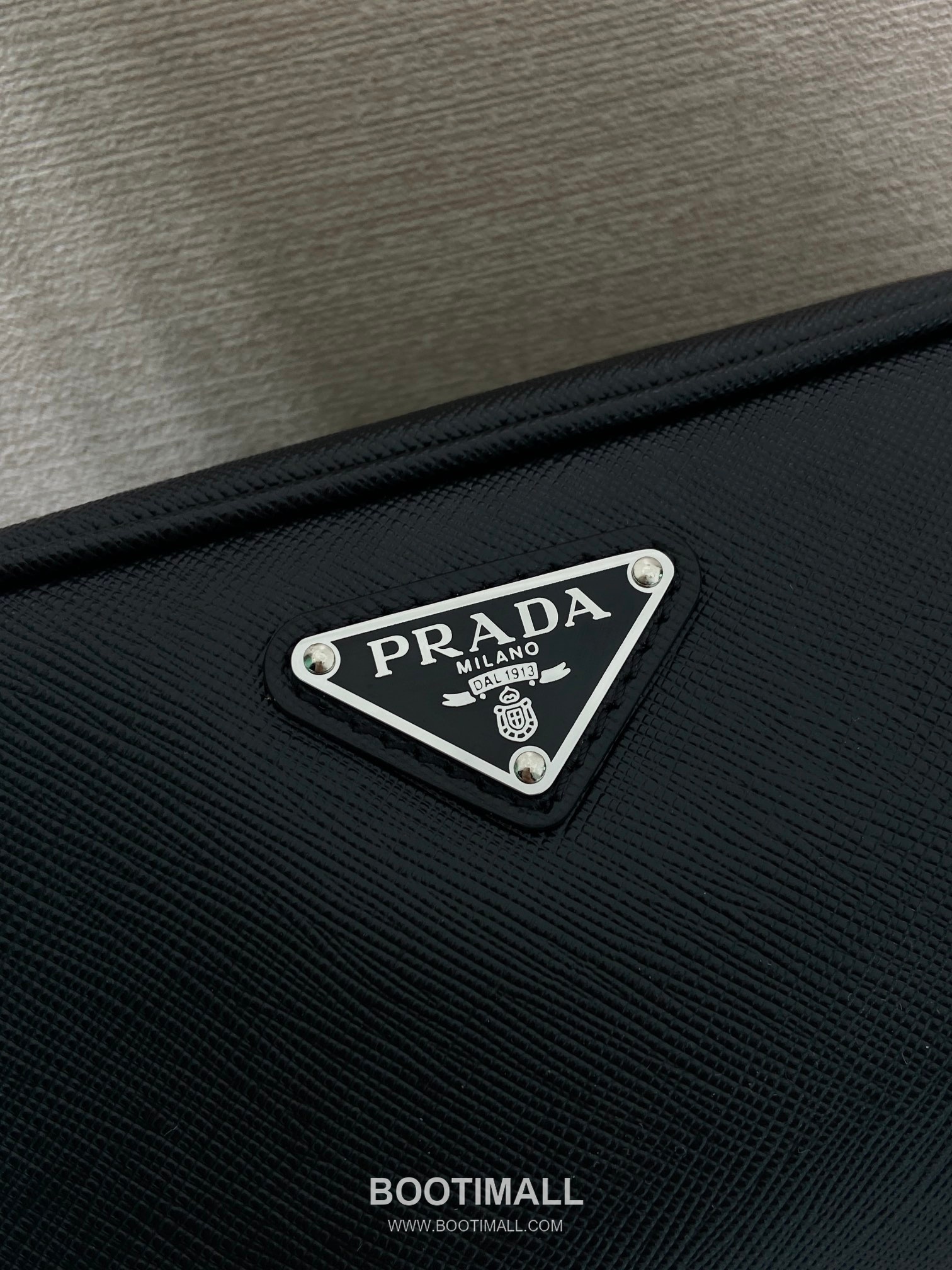 Prada Saffiano Small Pouch Saffiano Leather Black 프라다 사피아노 스몰 파우치 2NE045 사피아노 가죽 블랙 20cm 7