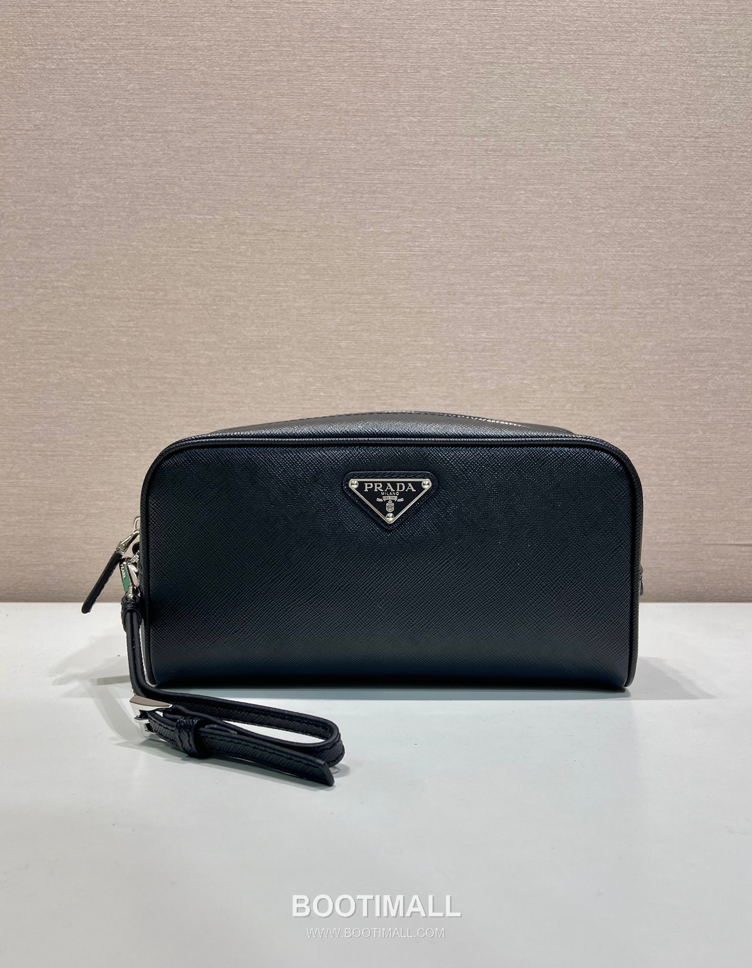 Prada Large Pouch Saffiano Leather Black 프라다 2NE065 라지 파우치 사피아노 레더 블랙 22.5cm 1