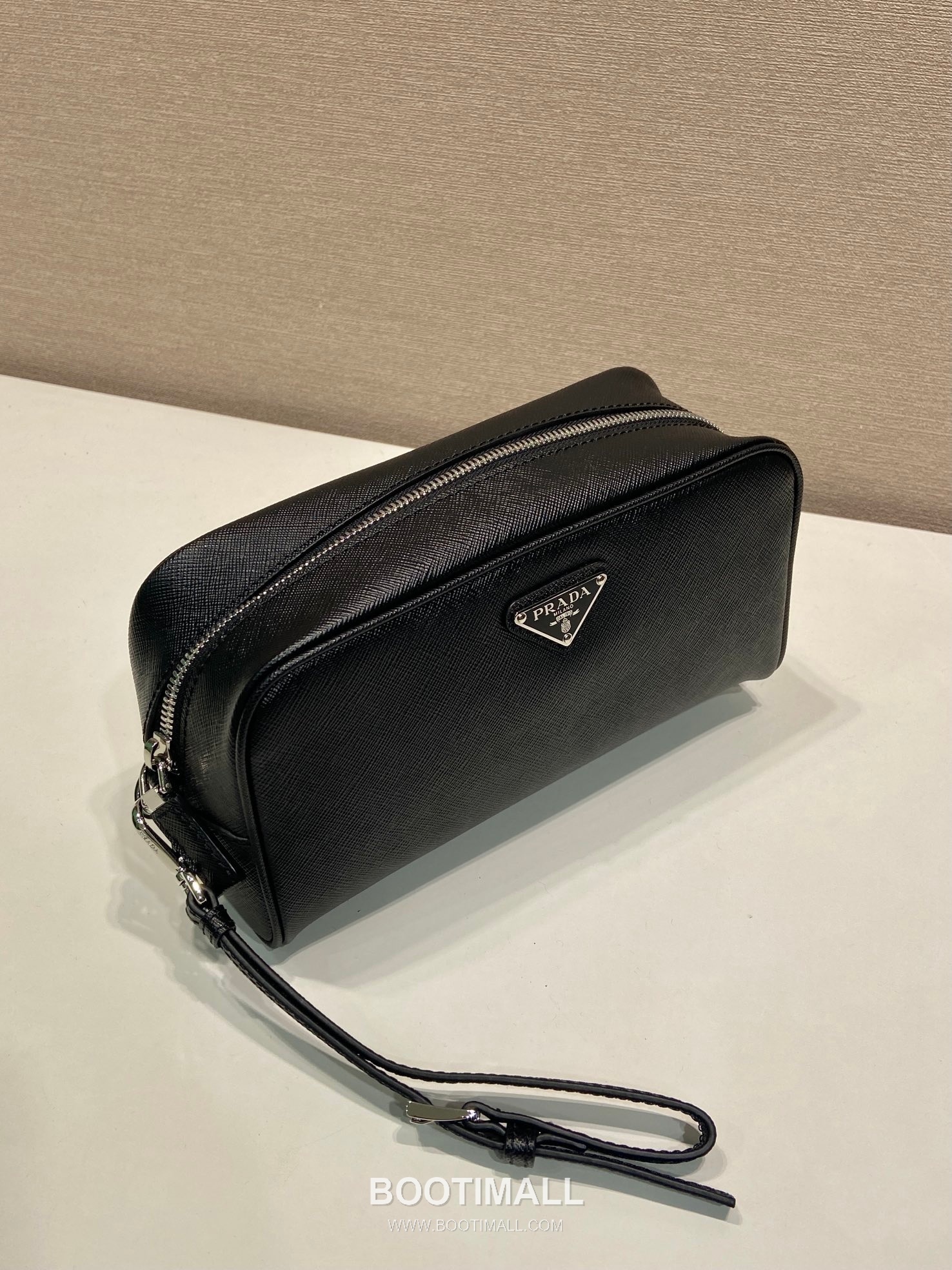 Prada Large Pouch Saffiano Leather Black 프라다 2NE065 라지 파우치 사피아노 레더 블랙 22.5cm 3