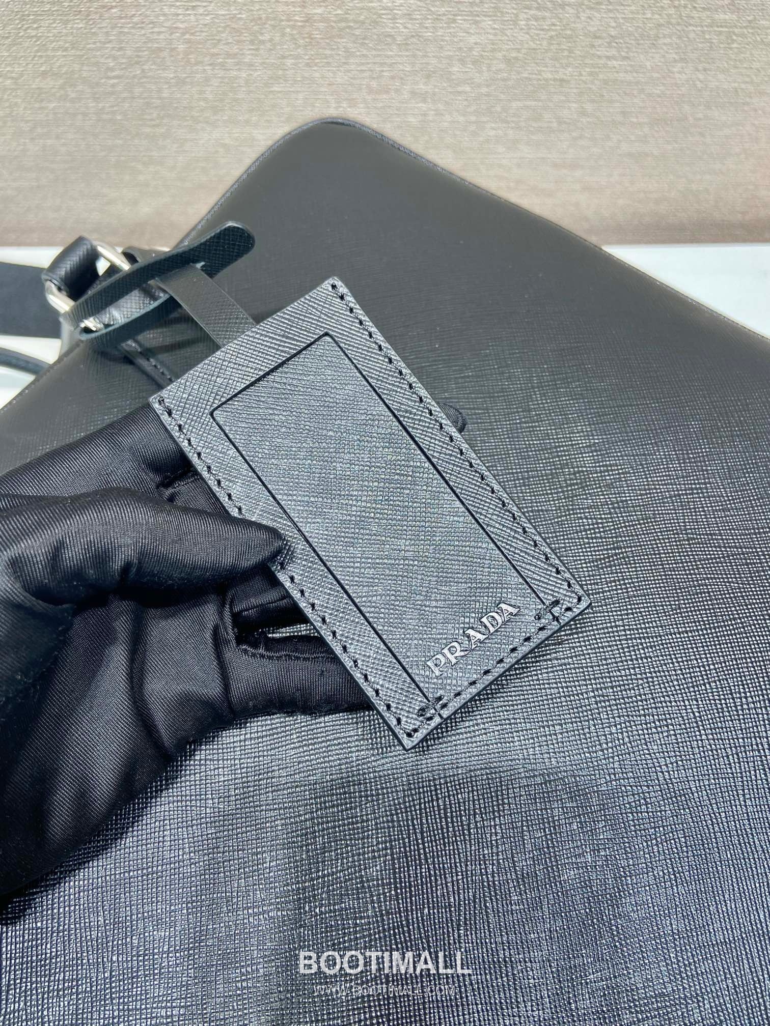 Prada Oversized Briefcase Cross-Grain Calf Leather Black 프라다 특대 브리프케이스 2VE026 크로스그레인 카프 레더 블랙 42cm 8