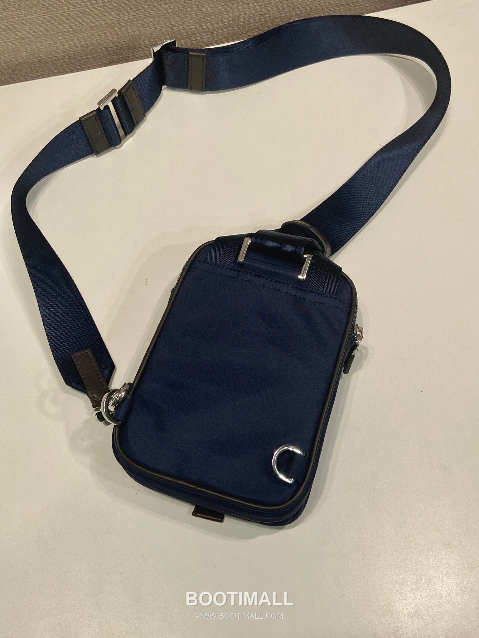 Prada Smartphone Chest Bag Re-Nylon, Saffiano Leather Black 프라다 스마트폰 체스트백 2ZH194 리나일론, 사피아노 레더 블랙 17cm 7