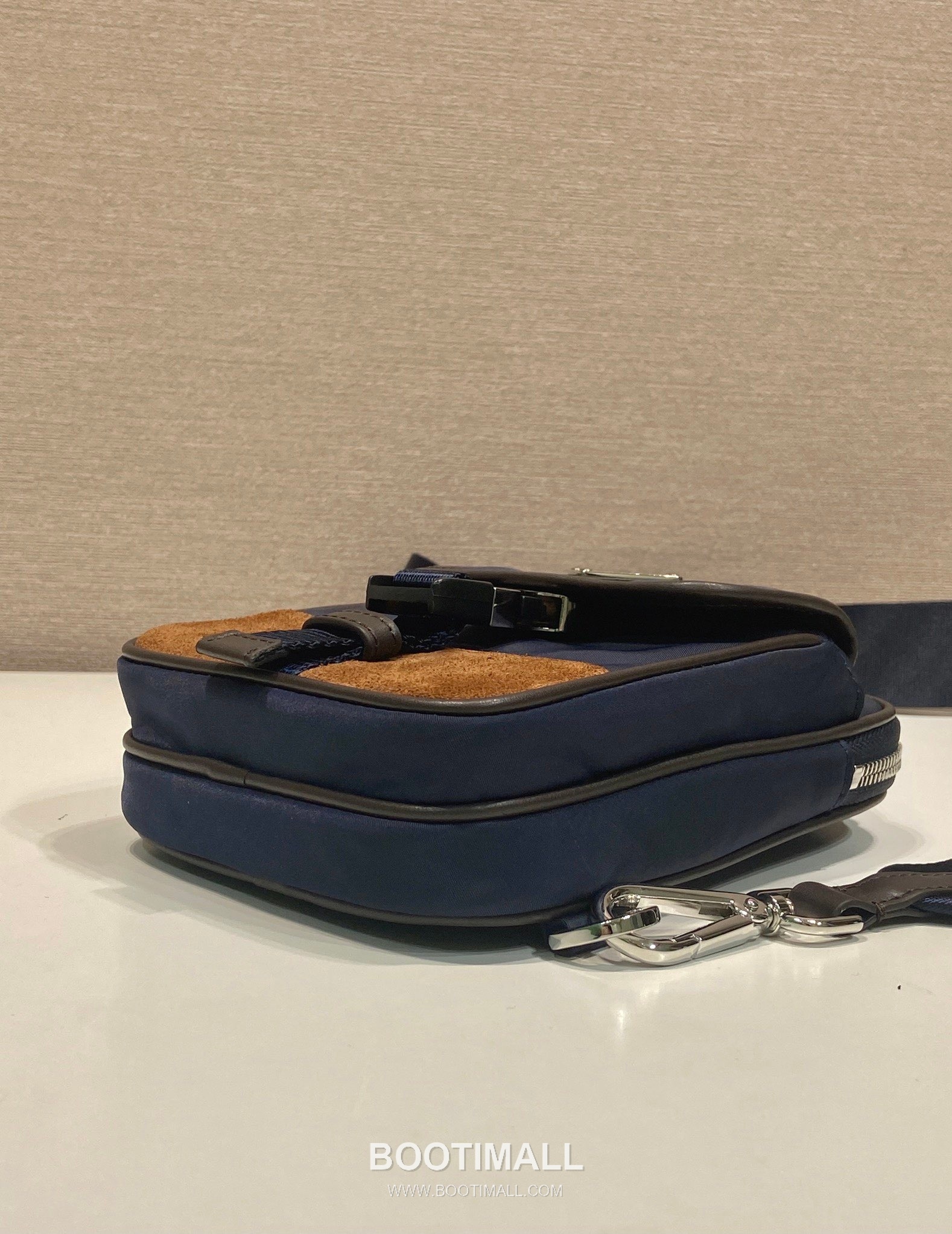 Prada Smartphone Chest Bag Re-Nylon, Saffiano Leather Black 프라다 스마트폰 체스트백 2ZH194 리나일론, 사피아노 레더 블랙 17cm 8