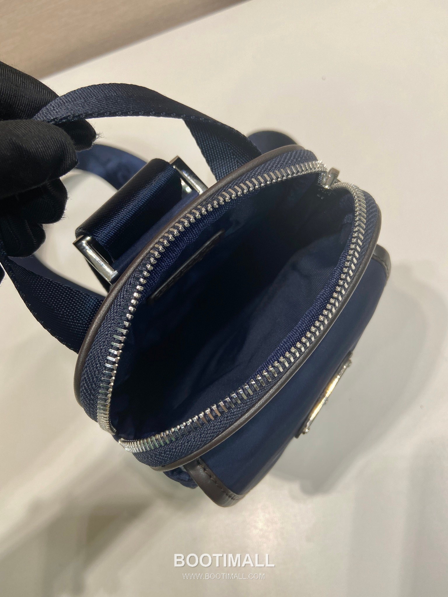 Prada Smartphone Chest Bag Re-Nylon, Saffiano Leather Black 프라다 스마트폰 체스트백 2ZH194 리나일론, 사피아노 레더 블랙 17cm 10