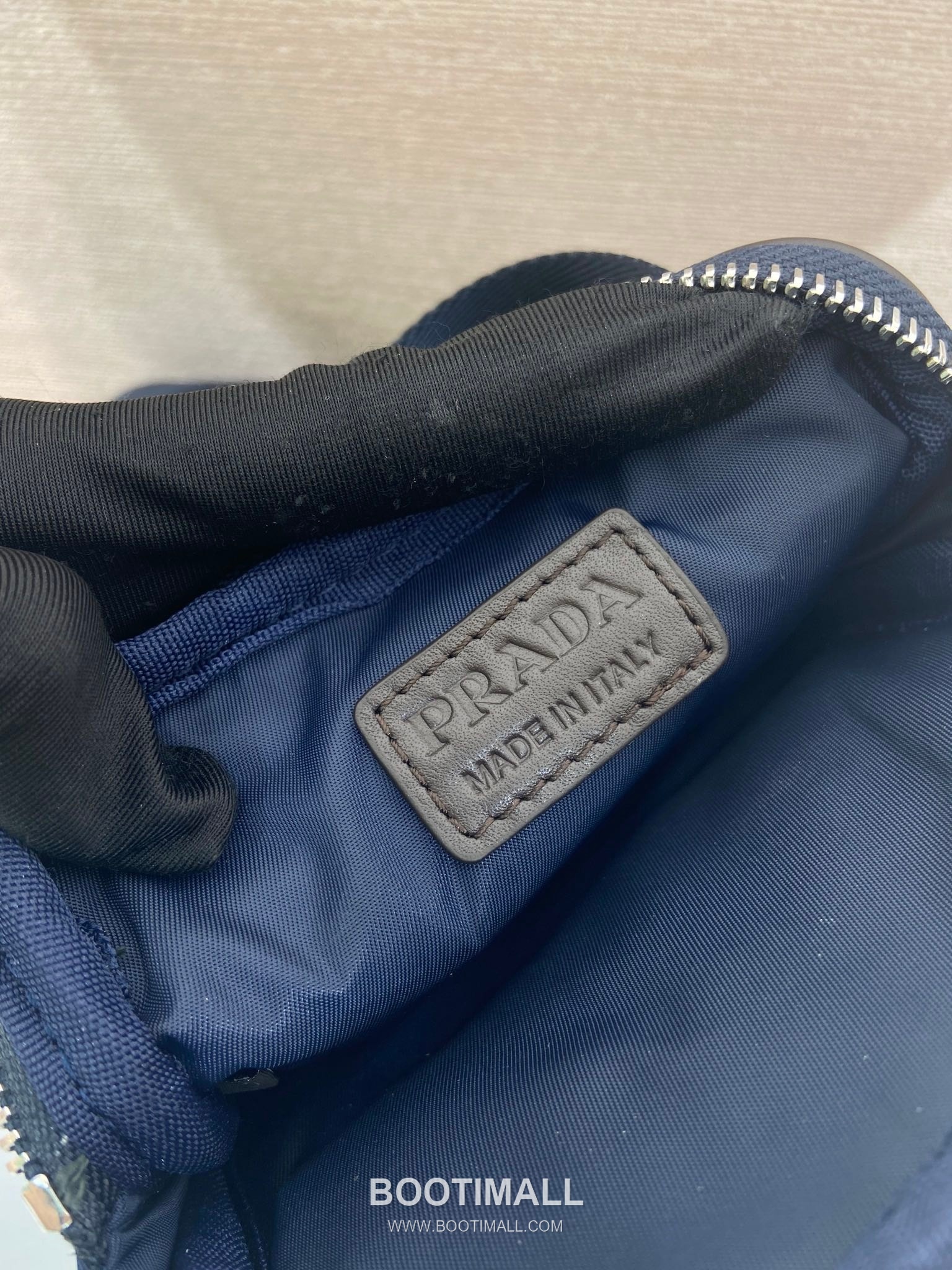 Prada Smartphone Chest Bag Re-Nylon, Saffiano Leather Black 프라다 스마트폰 체스트백 2ZH194 리나일론, 사피아노 레더 블랙 17cm 11