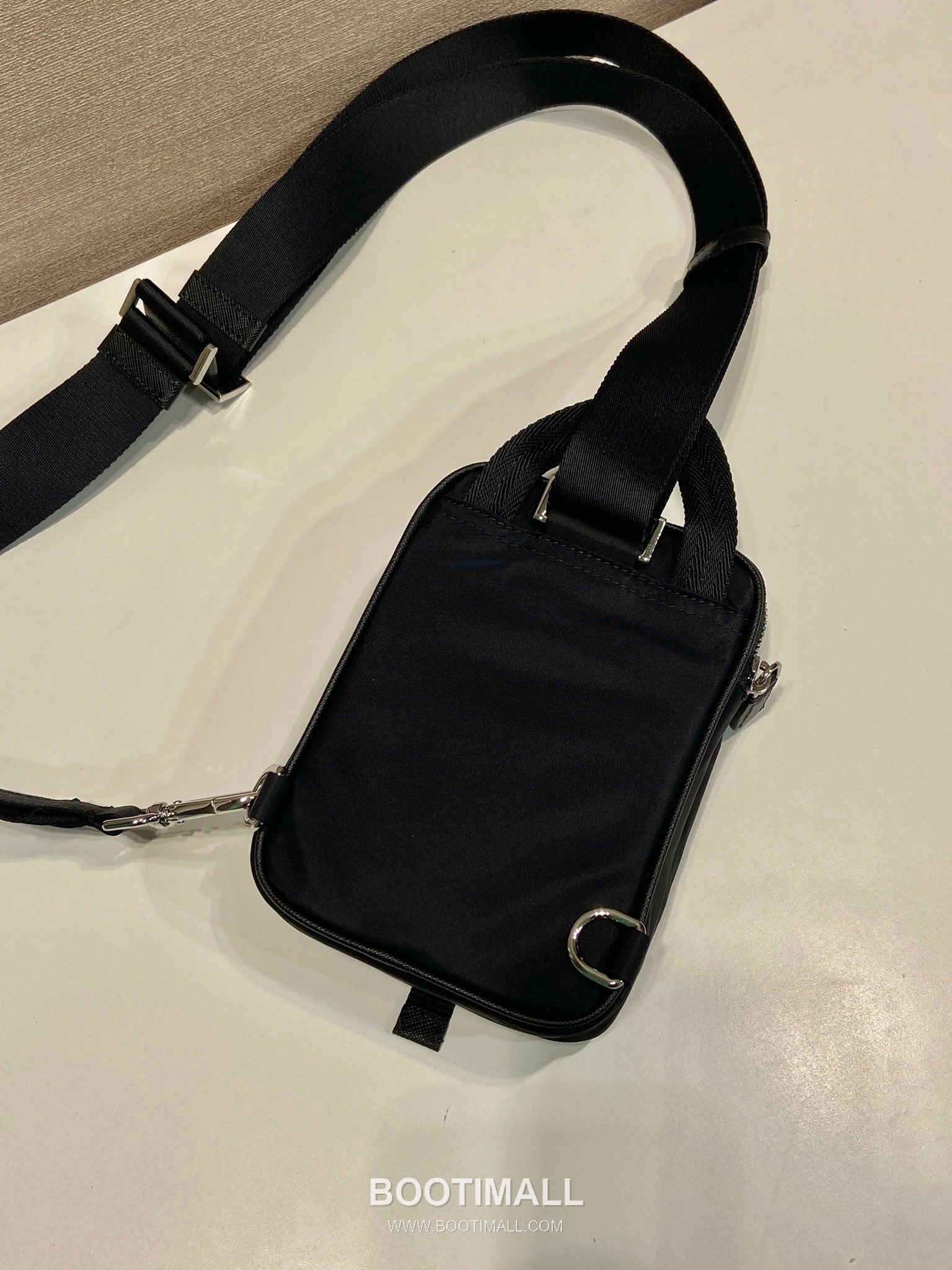 Prada Smartphone Chest Bag Re-Nylon, Saffiano Leather Black 프라다 스마트폰 체스트백 2ZH194 리나일론, 사피아노 레더 블랙 17cm 9