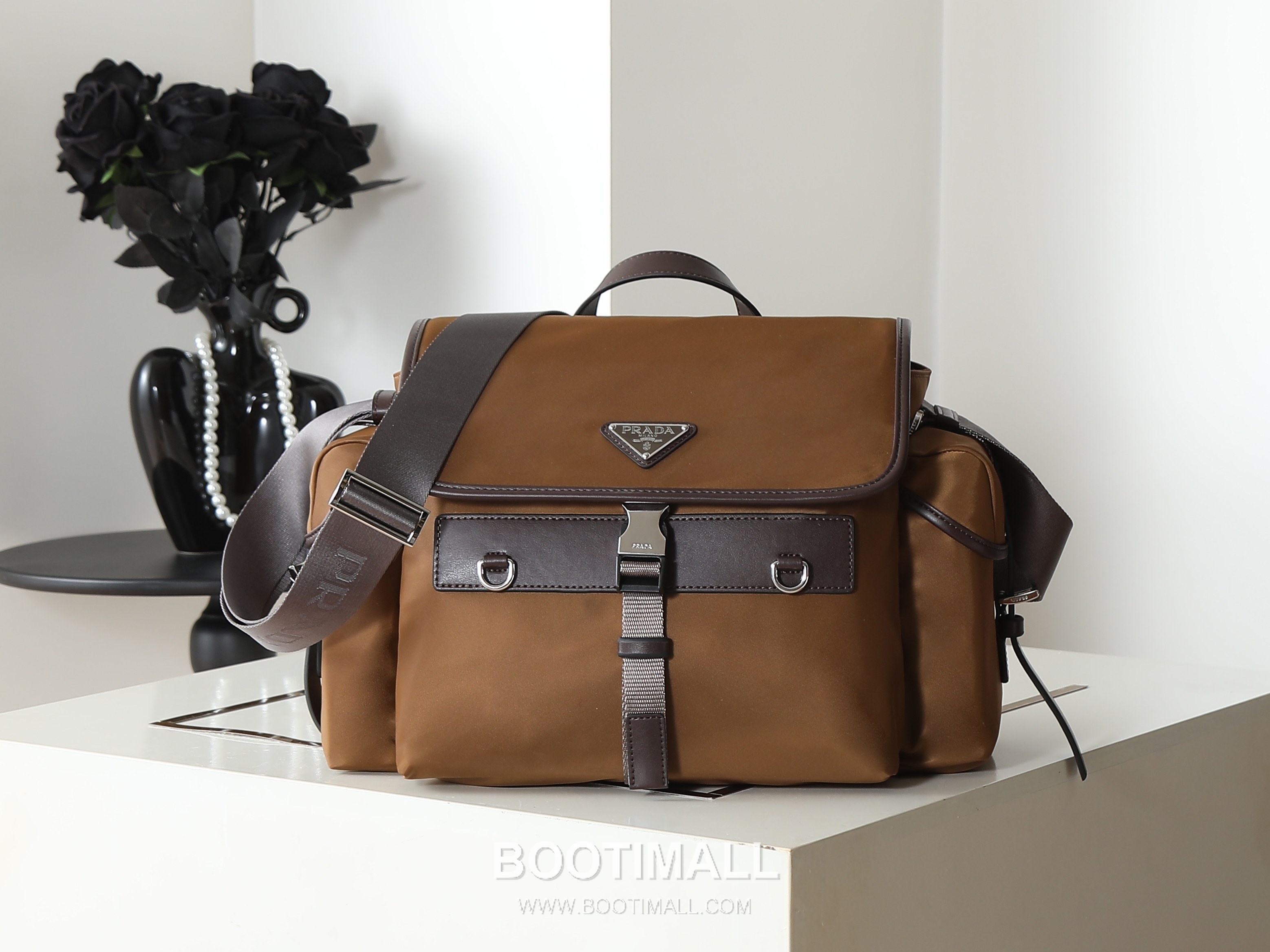 Prada Explore Flap Bag Recycled Nylon, Leather Trim Blue Crossbody Bag 프라다 익스플로어 플랩 백 2VD081 리사이클 나일론, 가죽 트리밍 블루 크로스백 26cm 1