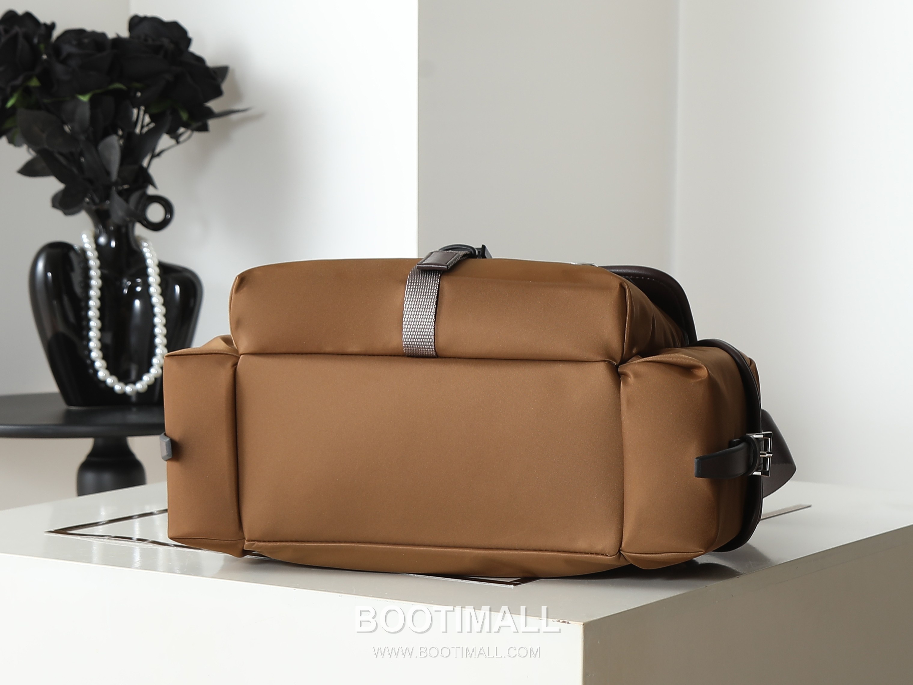 Prada Explore Flap Bag Recycled Nylon, Leather Trim Blue Crossbody Bag 프라다 익스플로어 플랩 백 2VD081 리사이클 나일론, 가죽 트리밍 블루 크로스백 26cm 6