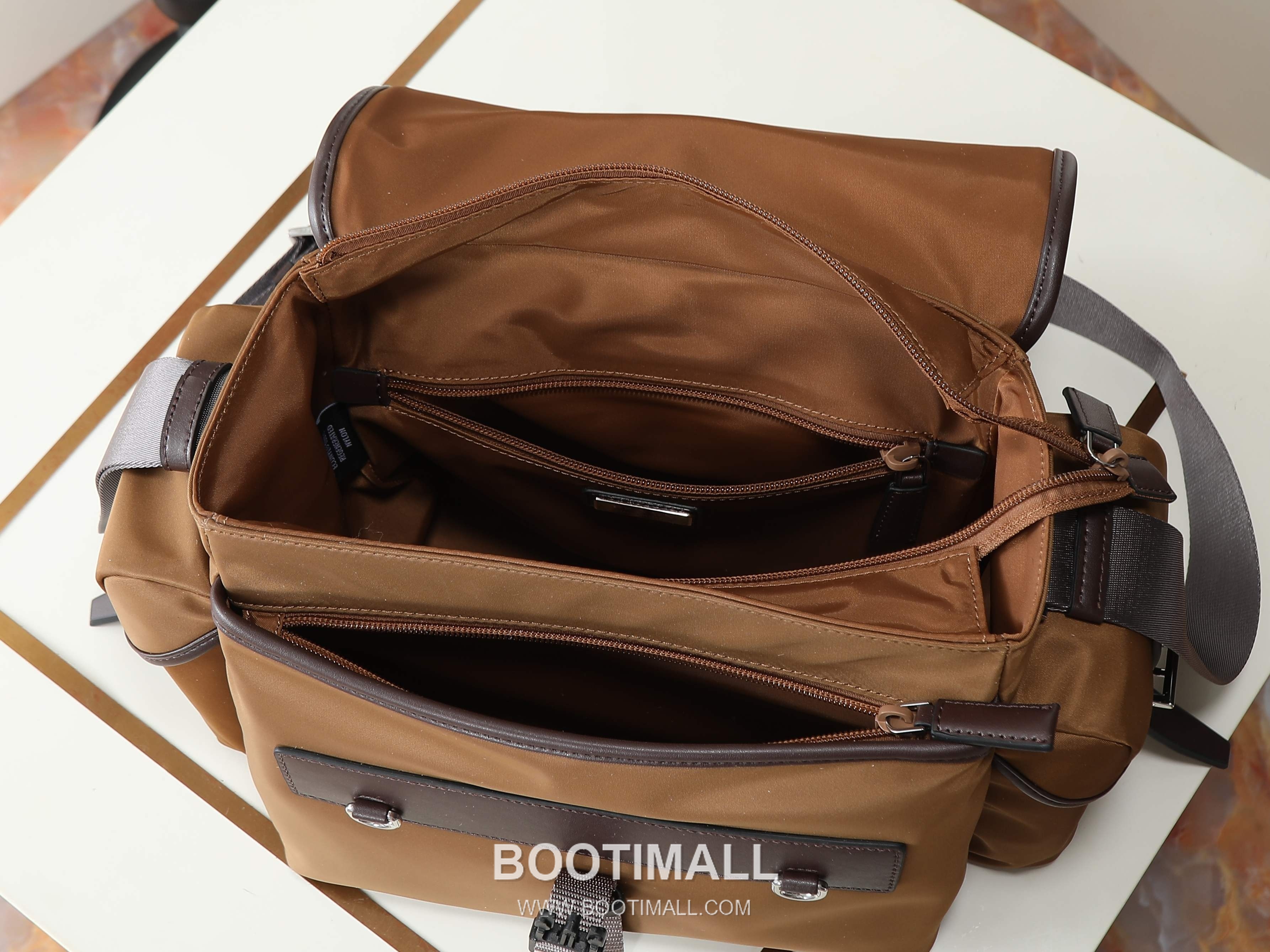 Prada Explore Flap Bag Recycled Nylon, Leather Trim Blue Crossbody Bag 프라다 익스플로어 플랩 백 2VD081 리사이클 나일론, 가죽 트리밍 블루 크로스백 26cm 7