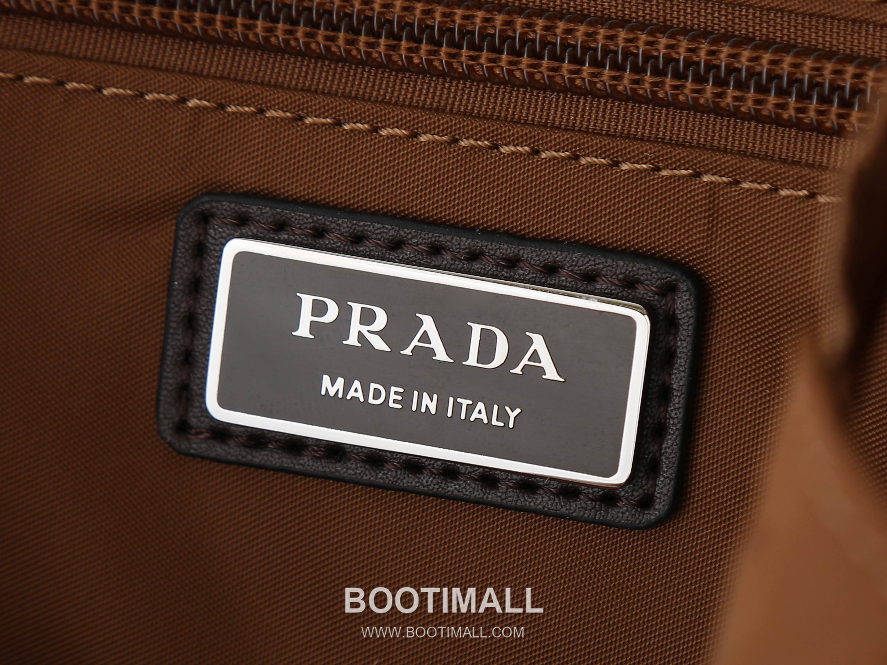 Prada Explore Flap Bag Recycled Nylon, Leather Trim Blue Crossbody Bag 프라다 익스플로어 플랩 백 2VD081 리사이클 나일론, 가죽 트리밍 블루 크로스백 26cm 8