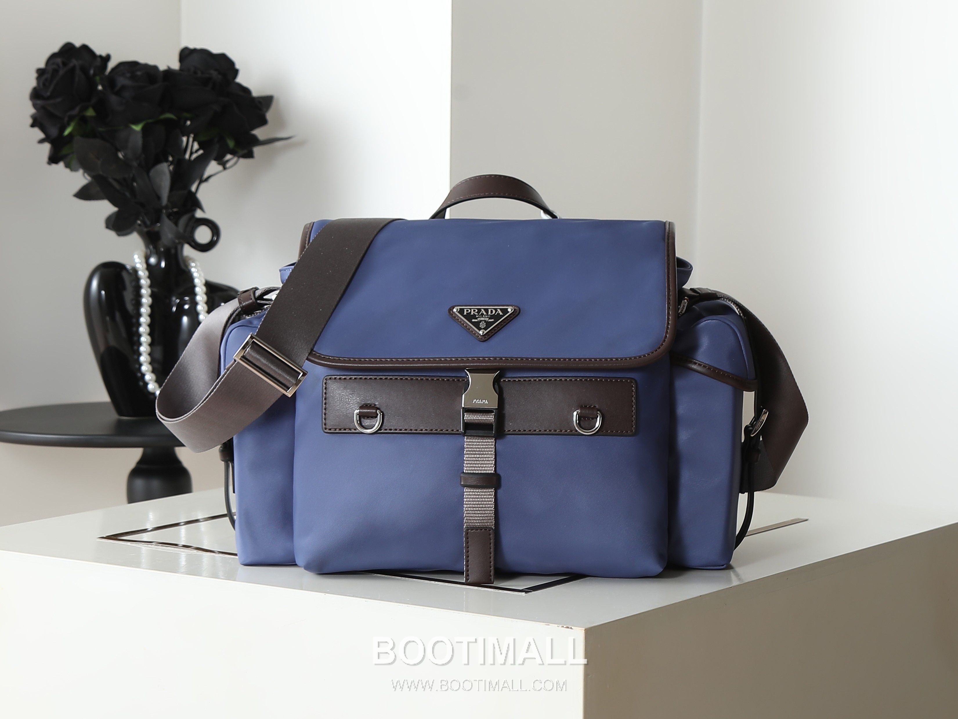 Prada Explore Flap Bag Recycled Nylon, Leather Trim Blue Crossbody Bag 프라다 익스플로어 플랩 백 2VD081 리사이클 나일론, 가죽 트리밍 블루 크로스백 26cm 1