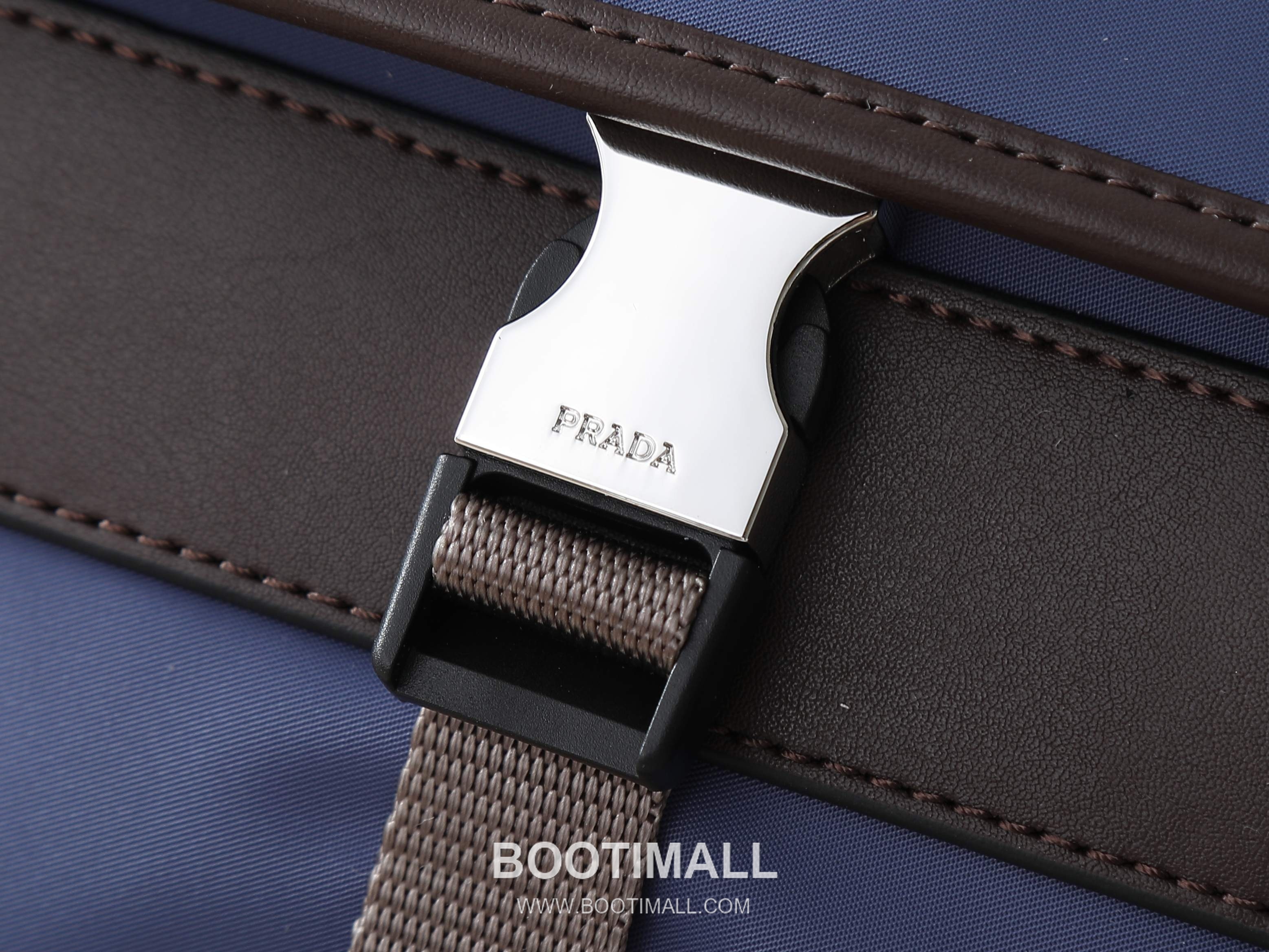 Prada Explore Flap Bag Recycled Nylon, Leather Trim Blue Crossbody Bag 프라다 익스플로어 플랩 백 2VD081 리사이클 나일론, 가죽 트리밍 블루 크로스백 26cm 5