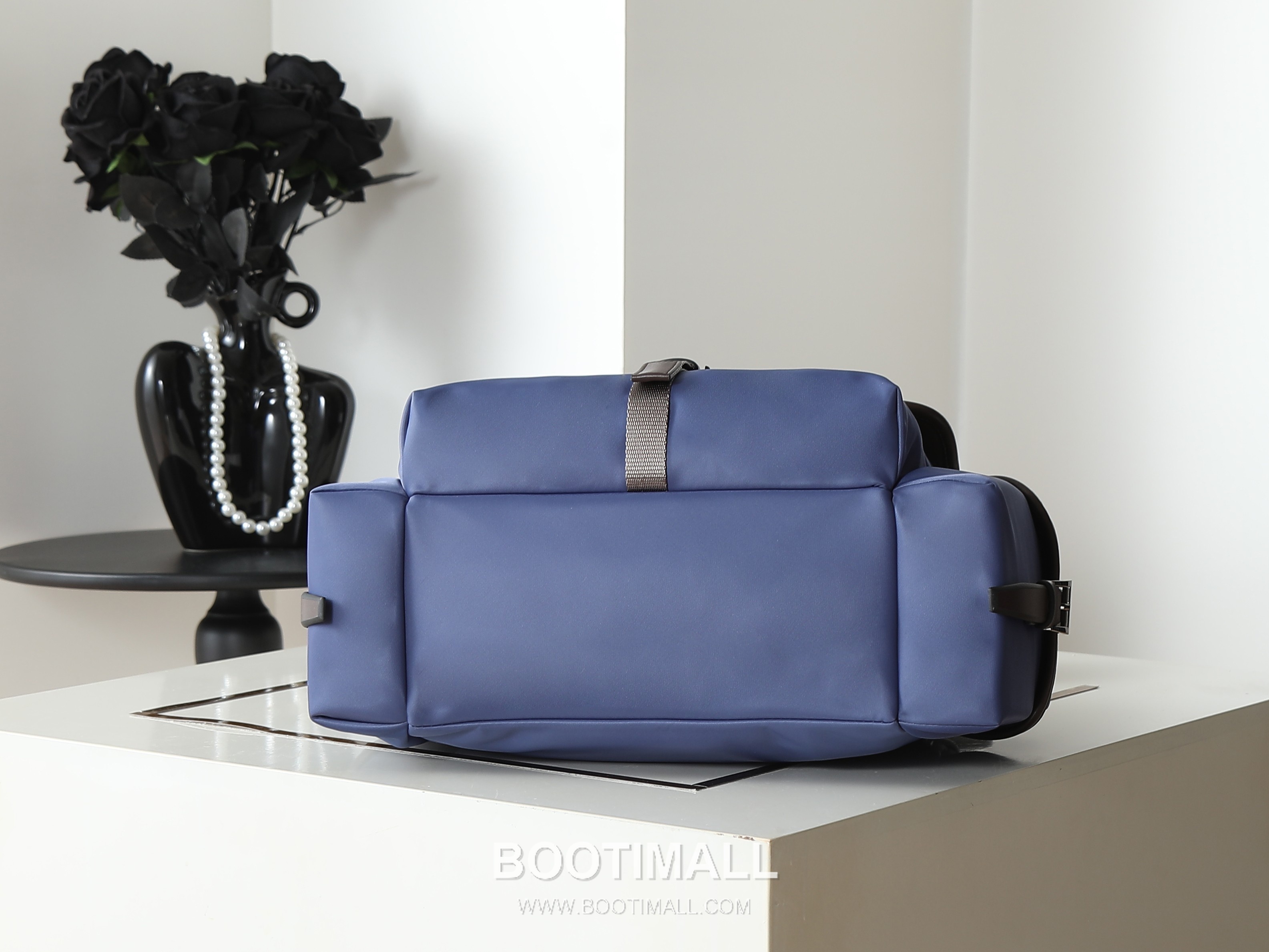 Prada Explore Flap Bag Recycled Nylon, Leather Trim Blue Crossbody Bag 프라다 익스플로어 플랩 백 2VD081 리사이클 나일론, 가죽 트리밍 블루 크로스백 26cm 6
