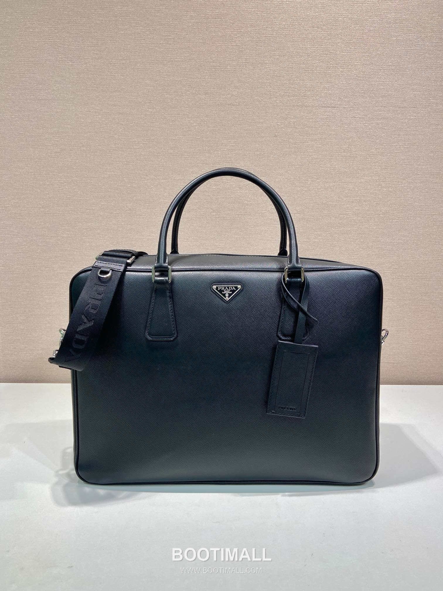 Prada Oversized Briefcase Cross-Grain Calf Leather Black 프라다 특대 브리프케이스 2VE026 크로스그레인 카프 레더 블랙 42cm 1