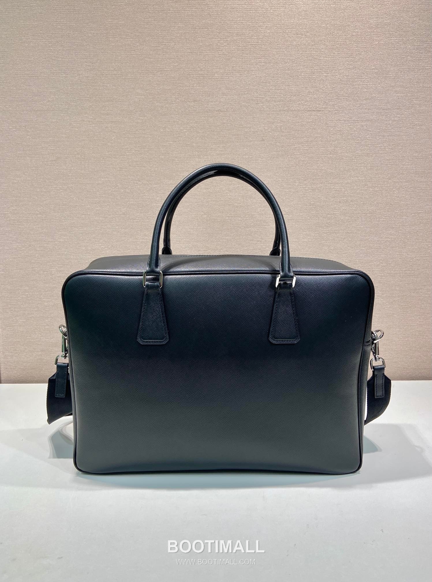 Prada Oversized Briefcase Cross-Grain Calf Leather Black 프라다 특대 브리프케이스 2VE026 크로스그레인 카프 레더 블랙 42cm 4