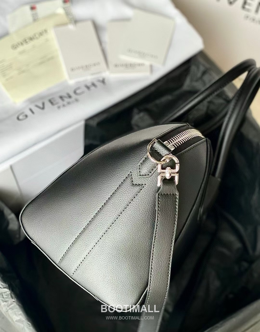 Givenchy Antigona Tote Small Grained Leather Silver Tote Bag 지방시 안티고나 토트 스몰 그레인드 레더 실버 토트백 23cm 3
