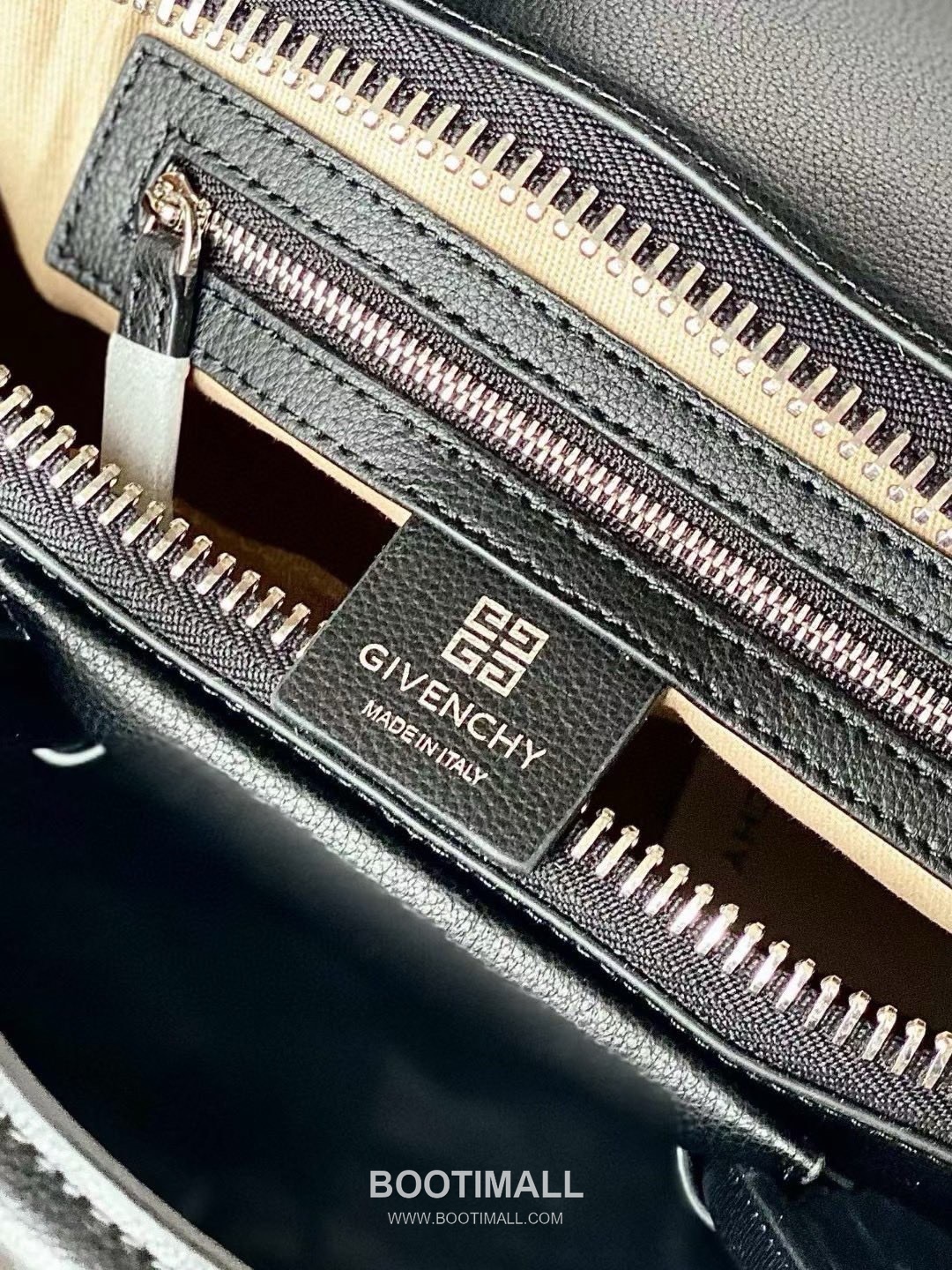 Givenchy Antigona Tote Small Grained Leather Silver Tote Bag 지방시 안티고나 토트 스몰 그레인드 레더 실버 토트백 23cm 9