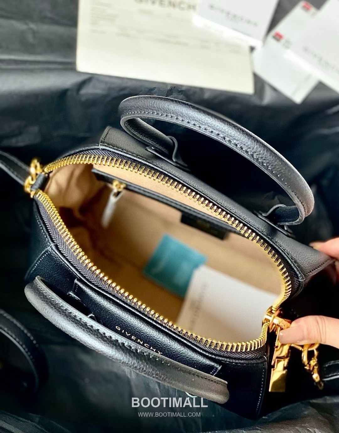 Givenchy Antigona Tote Small Grained Leather Silver Tote Bag 지방시 안티고나 토트 스몰 그레인드 레더 실버 토트백 23cm 8