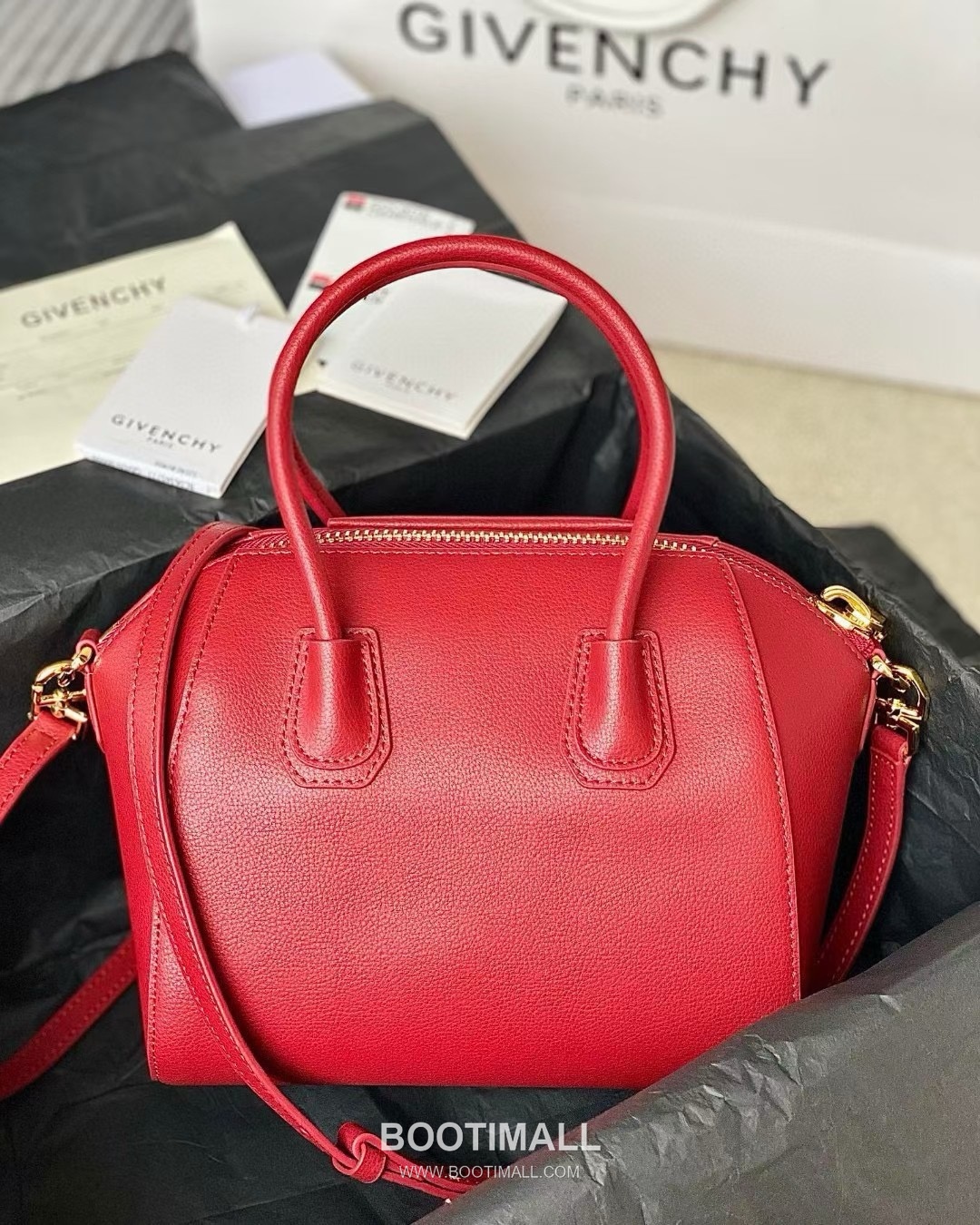 Givenchy Antigona Tote Small Grained Calfskin Black Tote Bag 지방시 안티고나 토트 스몰 그레인드 카프스킨 블랙 토트백 23cm 3