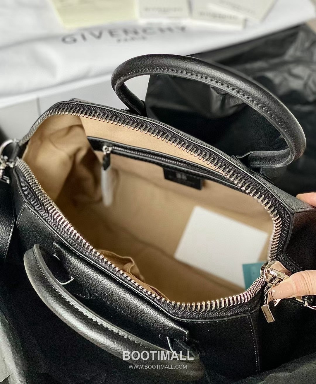 Givenchy Antigona Tote Grained Calfskin Black Tote Bag 지방시 안티고나 토트 그레인드 카프스킨 블랙 토트백 34cm 8