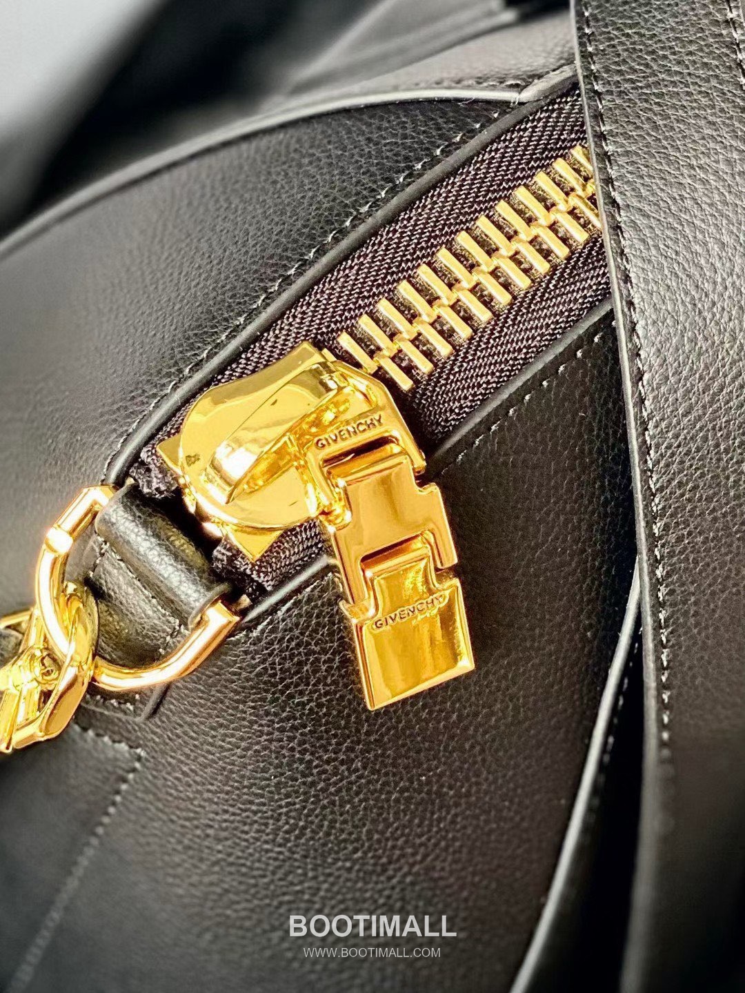 Givenchy Antigona Tote Grained Calfskin Black Tote Bag 지방시 안티고나 토트 그레인드 카프스킨 블랙 토트백 34cm 5