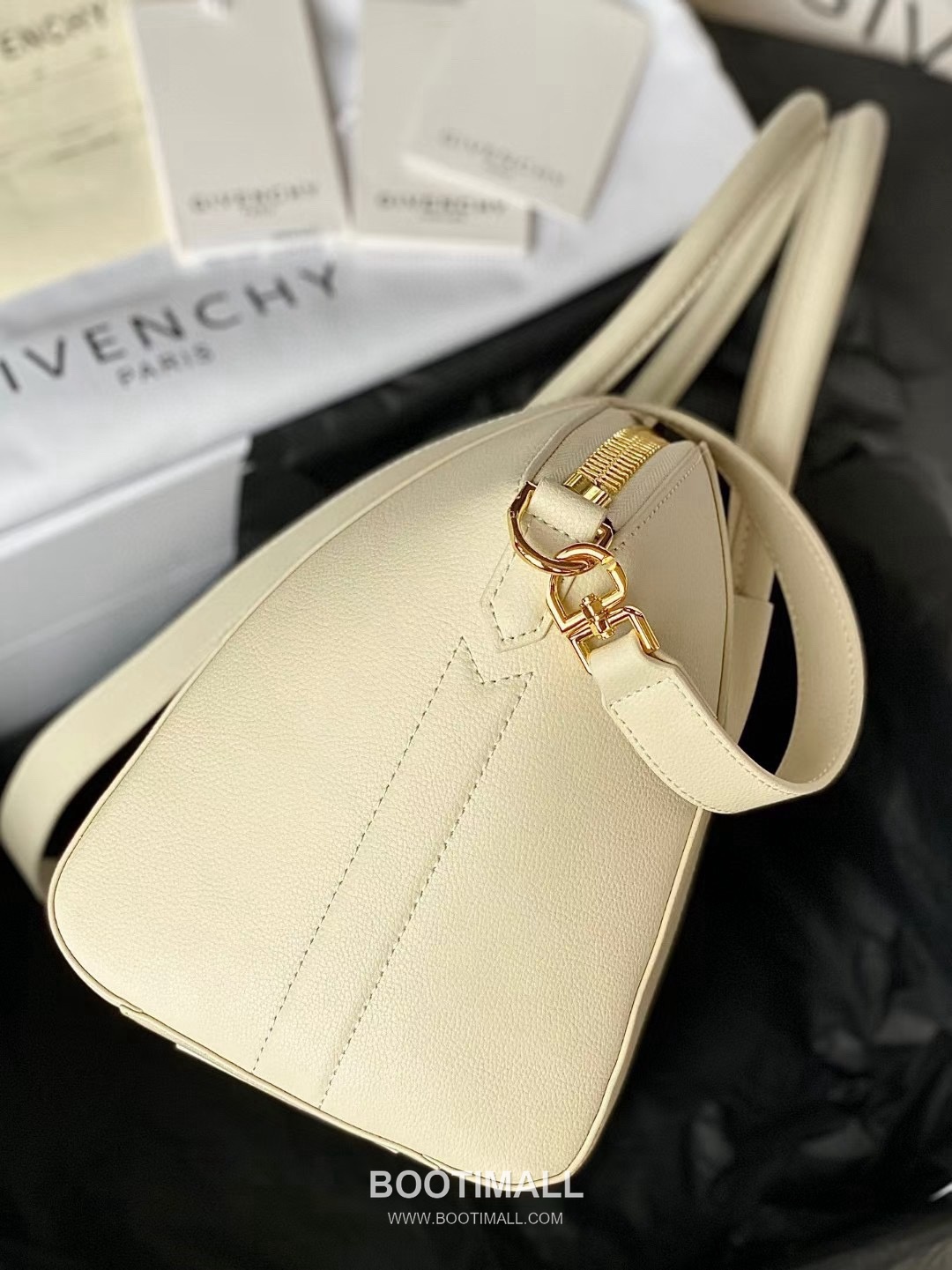 Givenchy Antigona Tote Grained Calfskin Black Tote Bag 지방시 안티고나 토트 그레인드 카프스킨 블랙 토트백 34cm 3
