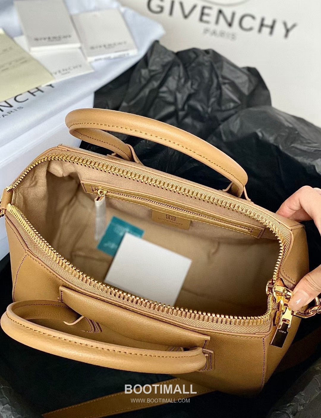 Givenchy Antigona Tote Grained Calfskin Black Tote Bag 지방시 안티고나 토트 그레인드 카프스킨 블랙 토트백 34cm 8