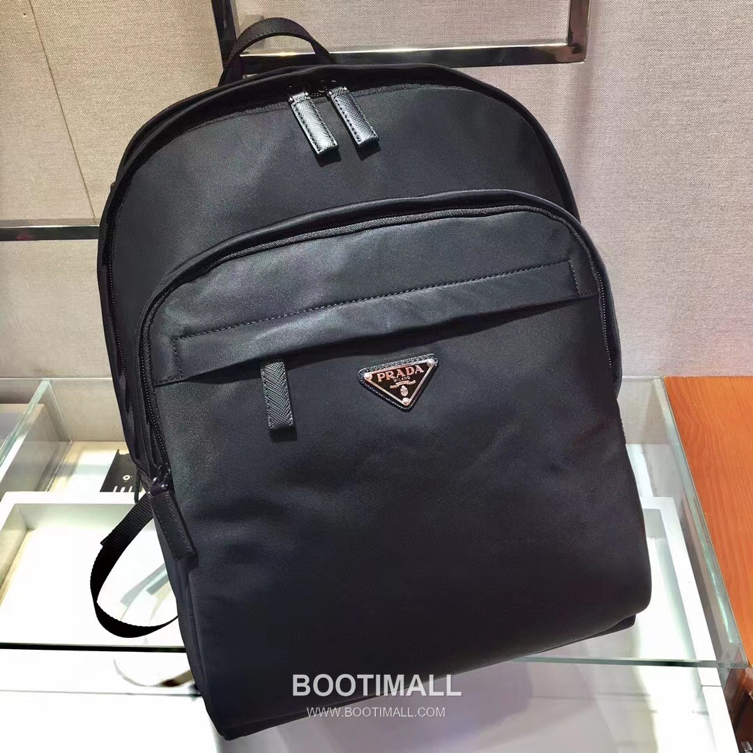 Prada Backpack Nylon, Saffiano Leather Trim Black 프라다 2VZ048 백팩 나일론, 사피아노 가죽 트리밍 블랙 43.5cm 3