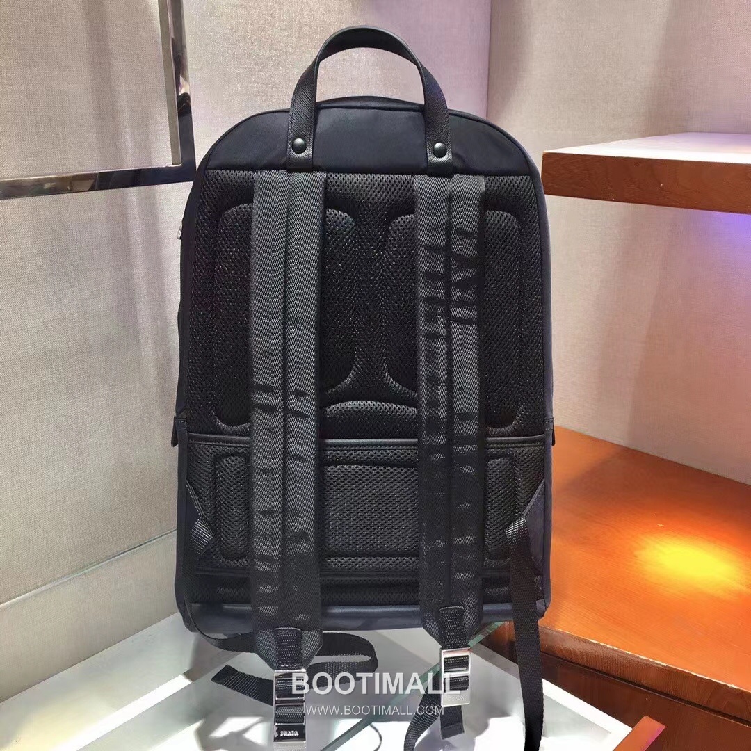 Prada Backpack Nylon, Saffiano Leather Trim Black 프라다 2VZ048 백팩 나일론, 사피아노 가죽 트리밍 블랙 43.5cm 4