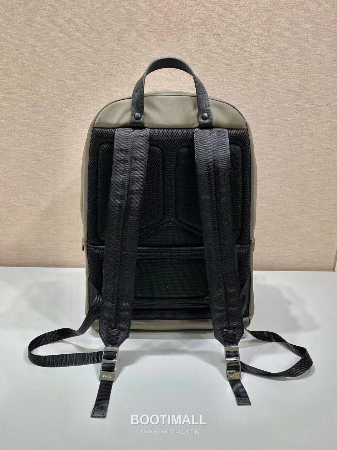 Prada Backpack Nylon, Saffiano Leather Trim Black 프라다 2VZ048 백팩 나일론, 사피아노 가죽 트리밍 블랙 43.5cm 4