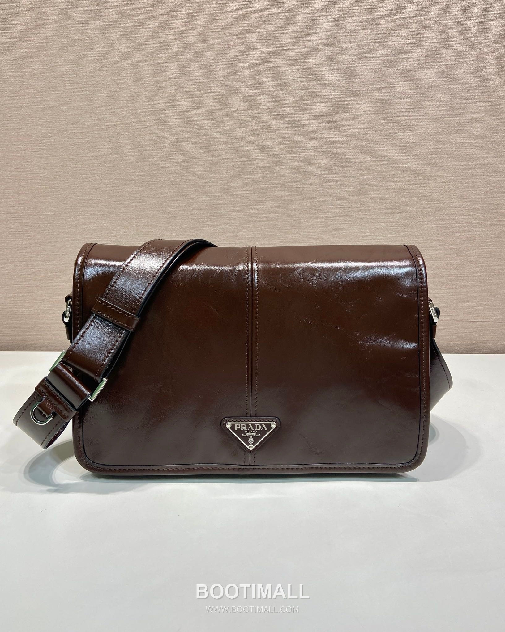Prada Messenger Bag Waxed Leather Black 프라다 2VD073 메신저백 왁스 레더 블랙 30cm 2