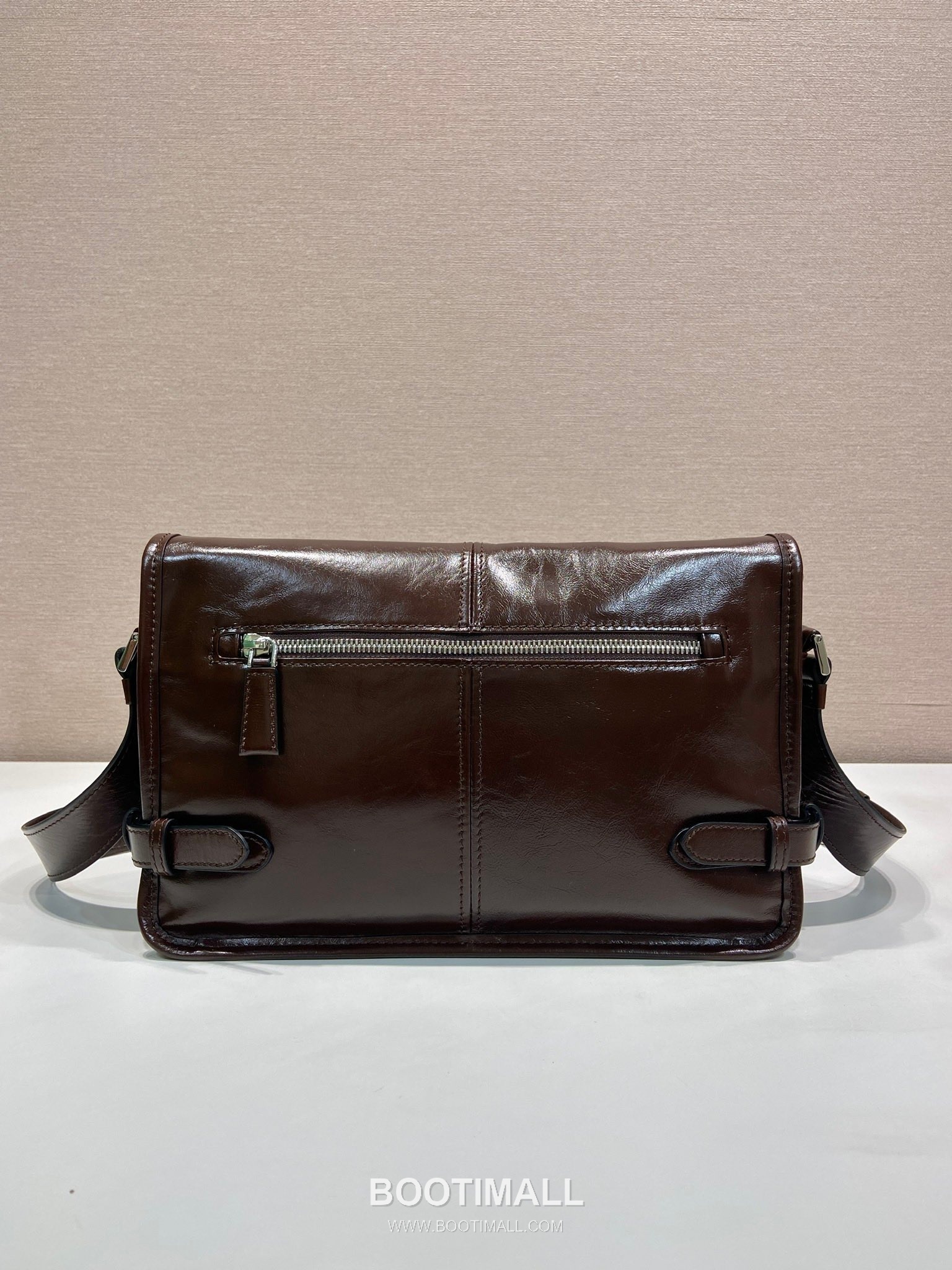 Prada Messenger Bag Waxed Leather Black 프라다 2VD073 메신저백 왁스 레더 블랙 30cm 5