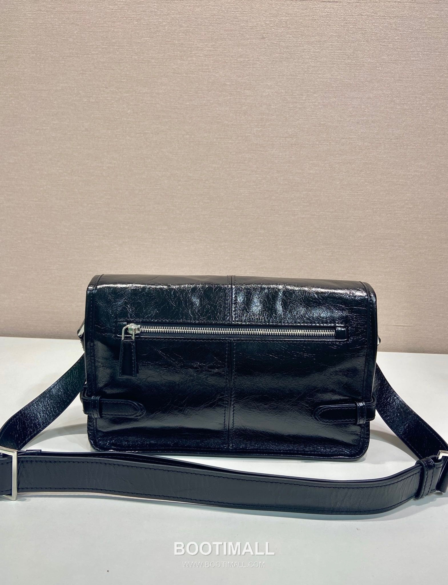 Prada Messenger Bag Waxed Leather Black 프라다 2VD073 메신저백 왁스 레더 블랙 30cm 7