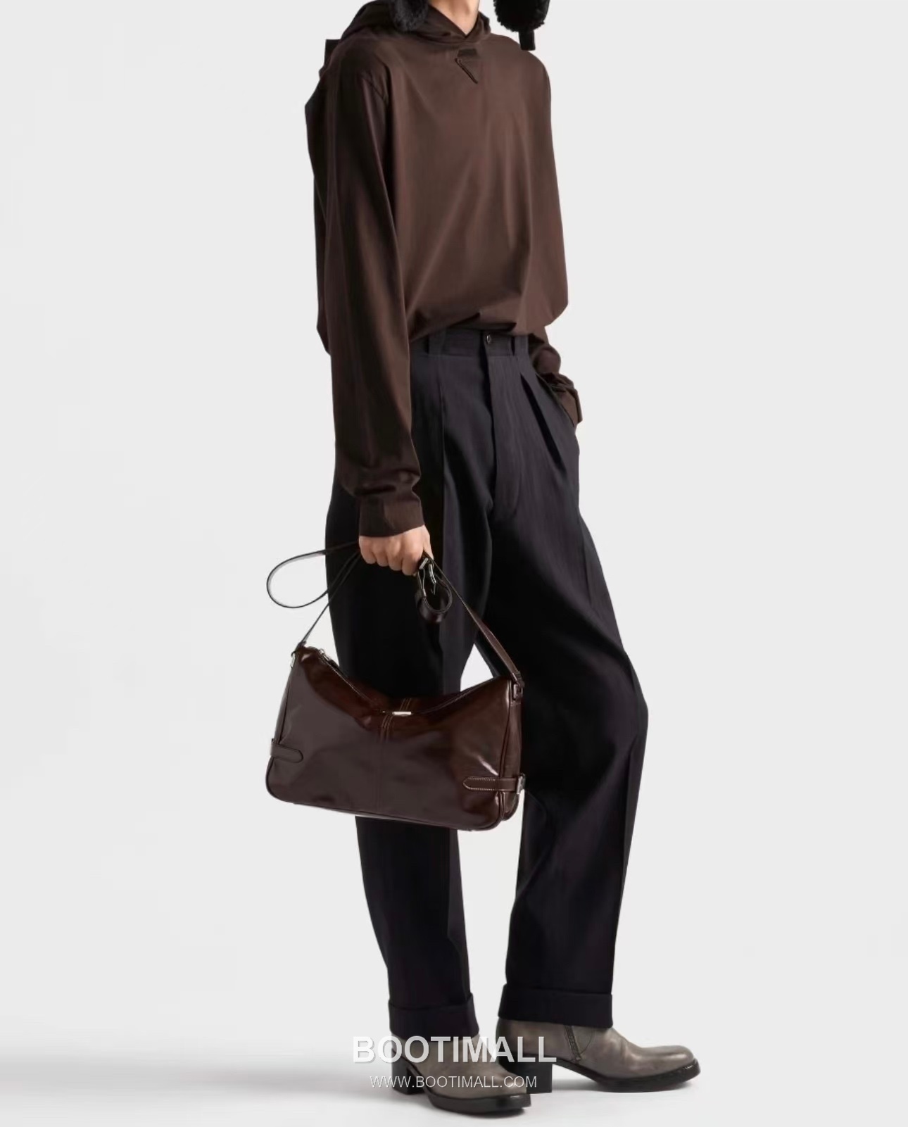 Prada Messenger Bag Oiled Wax Leather Black 프라다 2VH187 메신저백 오일드 왁스 레더 블랙 35cm 1