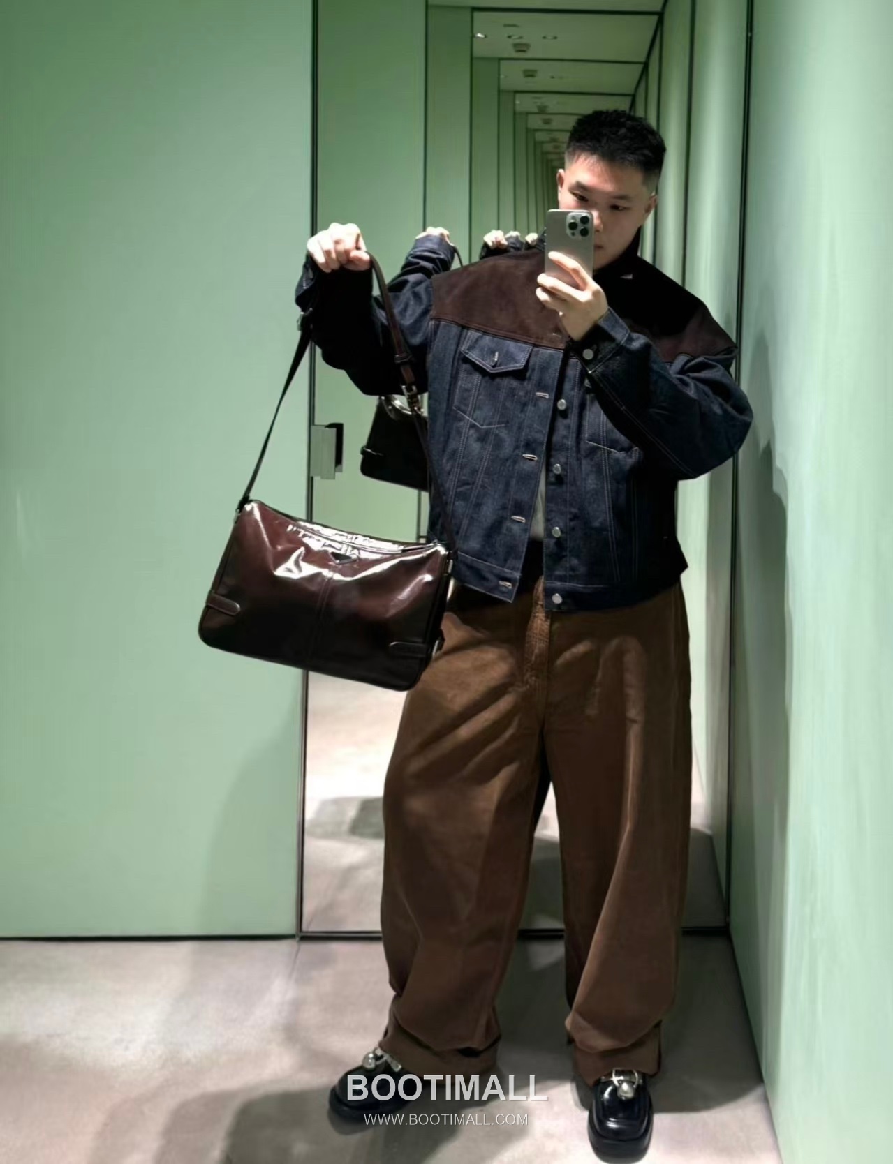 Prada Messenger Bag Oiled Wax Leather Black 프라다 2VH187 메신저백 오일드 왁스 레더 블랙 35cm 3