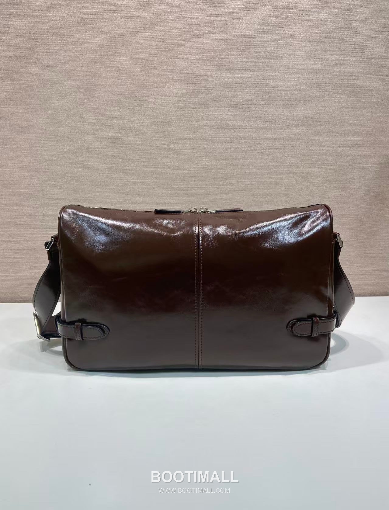 Prada Messenger Bag Oiled Wax Leather Black 프라다 2VH187 메신저백 오일드 왁스 레더 블랙 35cm 9